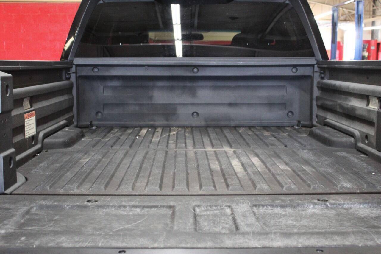 2017 Black Honda Ridgeline RTL-T (5FPYK2F61HB) with an 3.5L V6 SOHC 24V engine, 6A transmission, located at 4301 NW 39th , Oklahoma City, OK, 73112, (405) 949-5600, 35.512135, -97.598671 - Photo#12