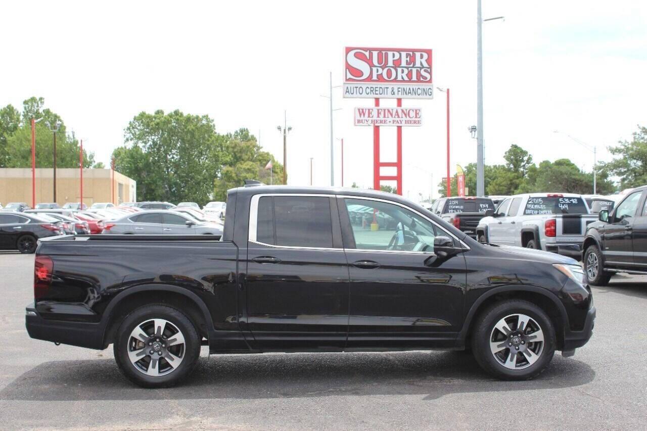 2017 Black Honda Ridgeline RTL-T (5FPYK2F61HB) with an 3.5L V6 SOHC 24V engine, 6A transmission, located at 4301 NW 39th , Oklahoma City, OK, 73112, (405) 949-5600, 35.512135, -97.598671 - Photo#3