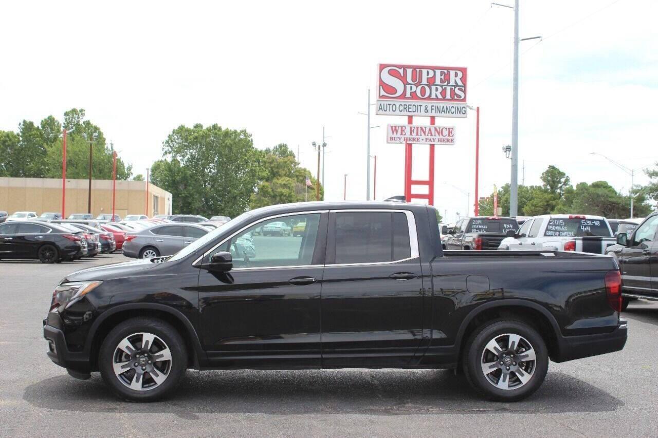 2017 Black Honda Ridgeline RTL-T (5FPYK2F61HB) with an 3.5L V6 SOHC 24V engine, 6A transmission, located at 4301 NW 39th , Oklahoma City, OK, 73112, (405) 949-5600, 35.512135, -97.598671 - Photo#6