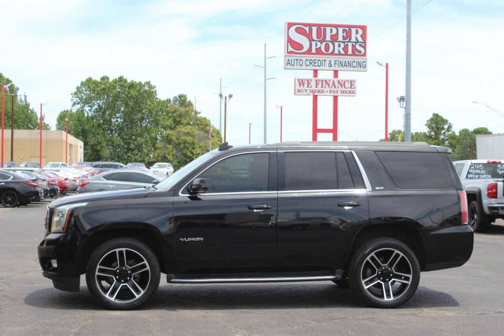 2017 Black GMC Yukon SLT 4WD (1GKS2BKC4HR) with an 5.3L V8 OHV 16V FFV engine, 6A transmission, located at 4301 NW 39th , Oklahoma City, OK, 73112, (405) 949-5600, 35.512135, -97.598671 - NO DRIVERS LICENCE NO-FULL COVERAGE INSURANCE-NO CREDIT CHECK. COME ON OVER TO SUPERSPORTS AND TAKE A LOOK AND TEST DRIVE. PLEASE GIVE US A CALL AT (405) 949-5600. NO LICENSIA DE MANEJAR- NO SEGURO DE COBERTURA TOTAL- NO VERIFICACCION DE CREDITO. POR FAVOR VENGAN A SUPERSPORTS, ECHE UN - Photo#7