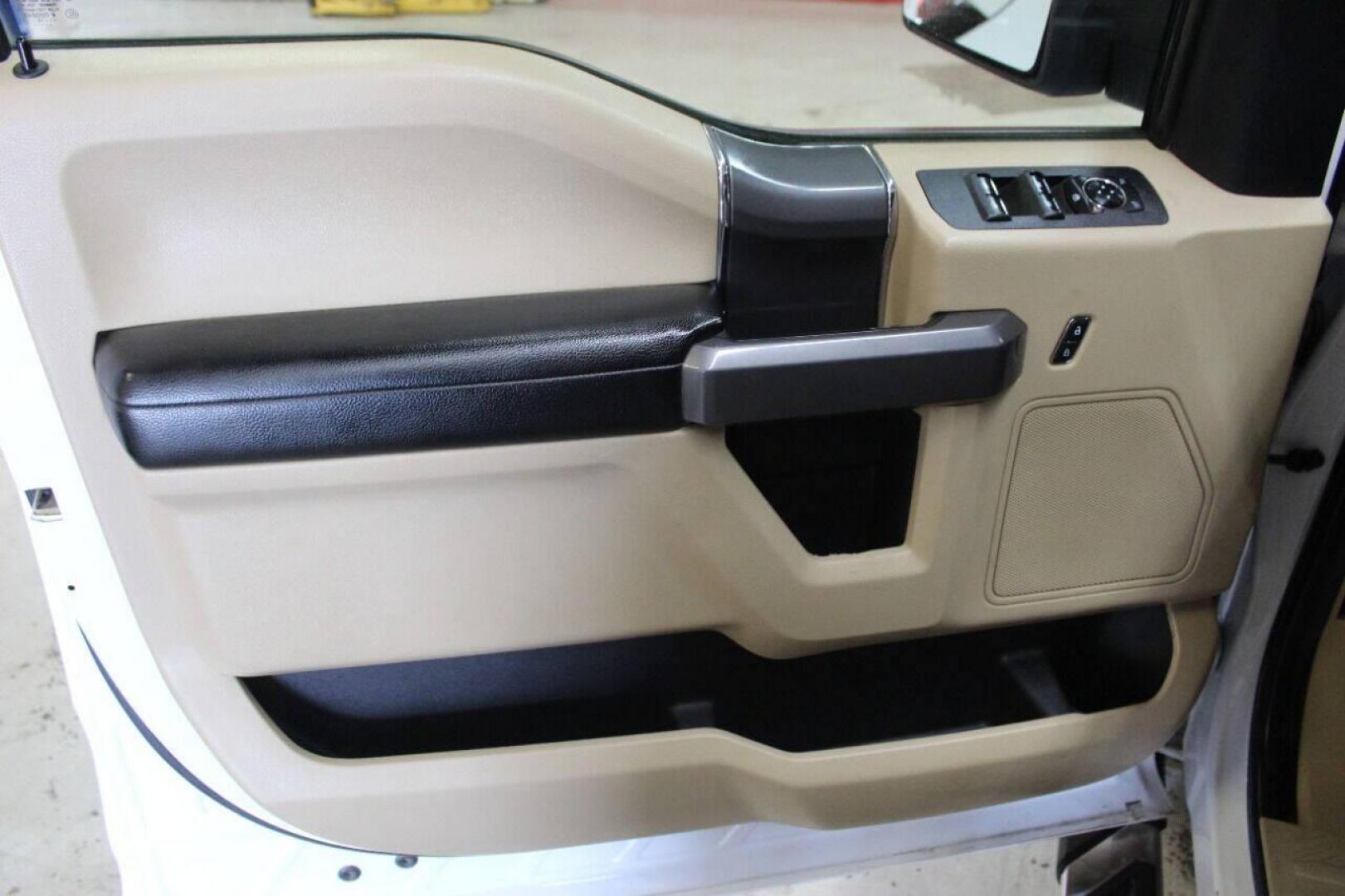2019 White Ford F-150 King-Ranch SuperCrew 5.5-ft. 2WD (1FTEW1C56KK) with an 5.0L V8 OHV 32V engine, 6A transmission, located at 4301 NW 39th , Oklahoma City, OK, 73112, (405) 949-5600, 35.512135, -97.598671 - Photo#15