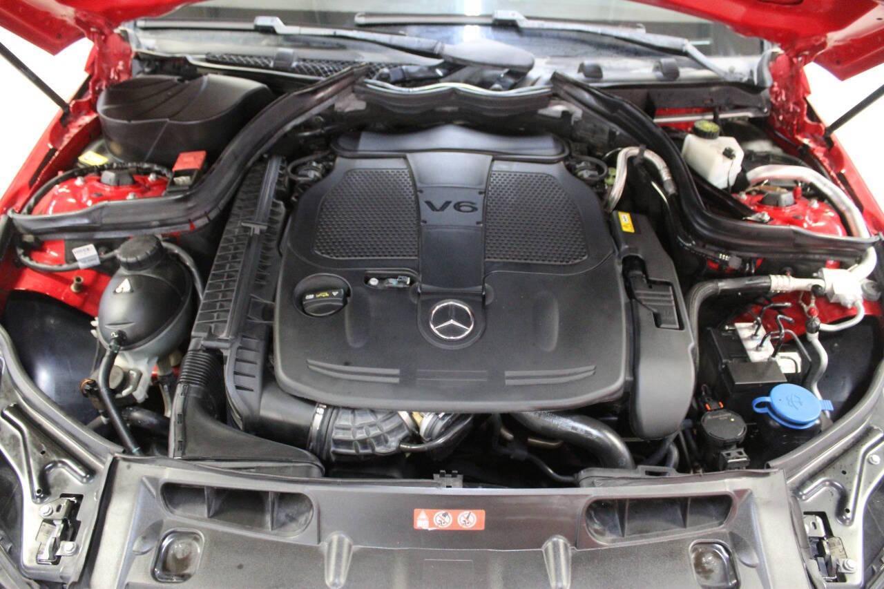 2014 Red Mercedes-Benz C-Class C300 4MATIC Sport Sedan (WDDGF8AB4ER) with an 3.0L V6 DOHC 24V engine, 7-Speed Automatic transmission, located at 4301 NW 39th , Oklahoma City, OK, 73112, (405) 949-5600, 35.512135, -97.598671 - NO DRIVERS LICENCE -NO FULL COVERAGE INSURANCE - NO CREDIT CHECK. COME ON OVER TO SUPERSPORTS, TAKE A LOOK AND TEST DRIVE. PLEASE GIVE US A CALL AT (405) 949-5600. NO LICENCIA DE CONDUCIR - NO SEGURO DE COBERTURA TOTAL - NO VERIFICACION DE CREDITO. VISITENOS EN SUPERSPORTS, MIRE N - Photo#7