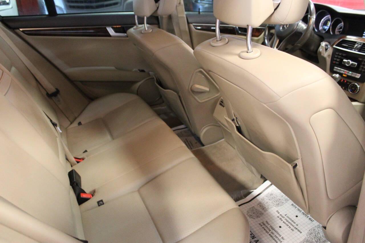 2014 Red Mercedes-Benz C-Class C300 4MATIC Sport Sedan (WDDGF8AB4ER) with an 3.0L V6 DOHC 24V engine, 7-Speed Automatic transmission, located at 4301 NW 39th , Oklahoma City, OK, 73112, (405) 949-5600, 35.512135, -97.598671 - NO DRIVERS LICENCE -NO FULL COVERAGE INSURANCE - NO CREDIT CHECK. COME ON OVER TO SUPERSPORTS, TAKE A LOOK AND TEST DRIVE. PLEASE GIVE US A CALL AT (405) 949-5600. NO LICENCIA DE CONDUCIR - NO SEGURO DE COBERTURA TOTAL - NO VERIFICACION DE CREDITO. VISITENOS EN SUPERSPORTS, MIRE N - Photo#10