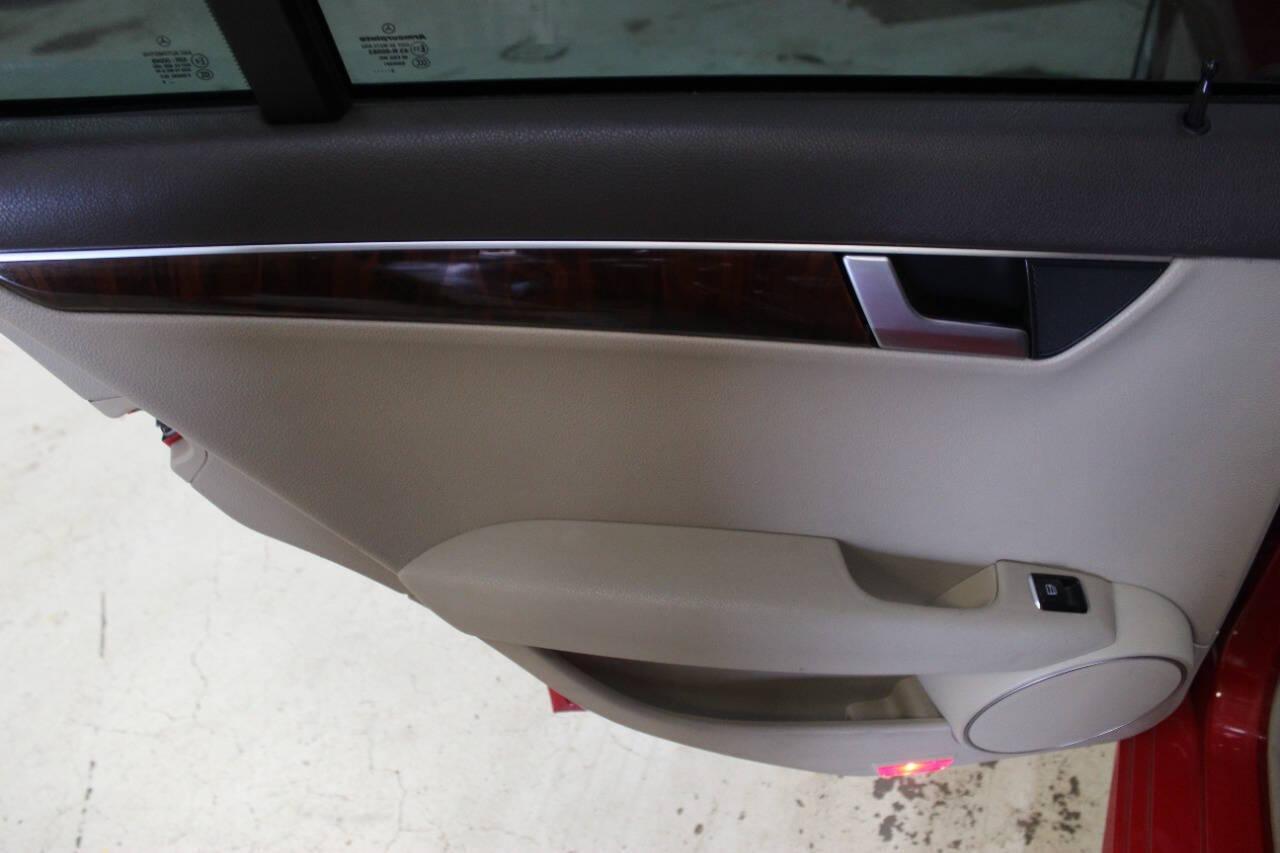 2014 Red Mercedes-Benz C-Class C300 4MATIC Sport Sedan (WDDGF8AB4ER) with an 3.0L V6 DOHC 24V engine, 7-Speed Automatic transmission, located at 4301 NW 39th , Oklahoma City, OK, 73112, (405) 949-5600, 35.512135, -97.598671 - NO DRIVERS LICENCE -NO FULL COVERAGE INSURANCE - NO CREDIT CHECK. COME ON OVER TO SUPERSPORTS, TAKE A LOOK AND TEST DRIVE. PLEASE GIVE US A CALL AT (405) 949-5600. NO LICENCIA DE CONDUCIR - NO SEGURO DE COBERTURA TOTAL - NO VERIFICACION DE CREDITO. VISITENOS EN SUPERSPORTS, MIRE N - Photo#14