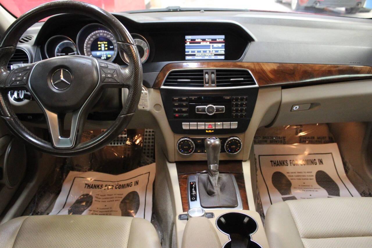 2014 Red Mercedes-Benz C-Class C300 4MATIC Sport Sedan (WDDGF8AB4ER) with an 3.0L V6 DOHC 24V engine, 7-Speed Automatic transmission, located at 4301 NW 39th , Oklahoma City, OK, 73112, (405) 949-5600, 35.512135, -97.598671 - NO DRIVERS LICENCE -NO FULL COVERAGE INSURANCE - NO CREDIT CHECK. COME ON OVER TO SUPERSPORTS, TAKE A LOOK AND TEST DRIVE. PLEASE GIVE US A CALL AT (405) 949-5600. NO LICENCIA DE CONDUCIR - NO SEGURO DE COBERTURA TOTAL - NO VERIFICACION DE CREDITO. VISITENOS EN SUPERSPORTS, MIRE N - Photo#17