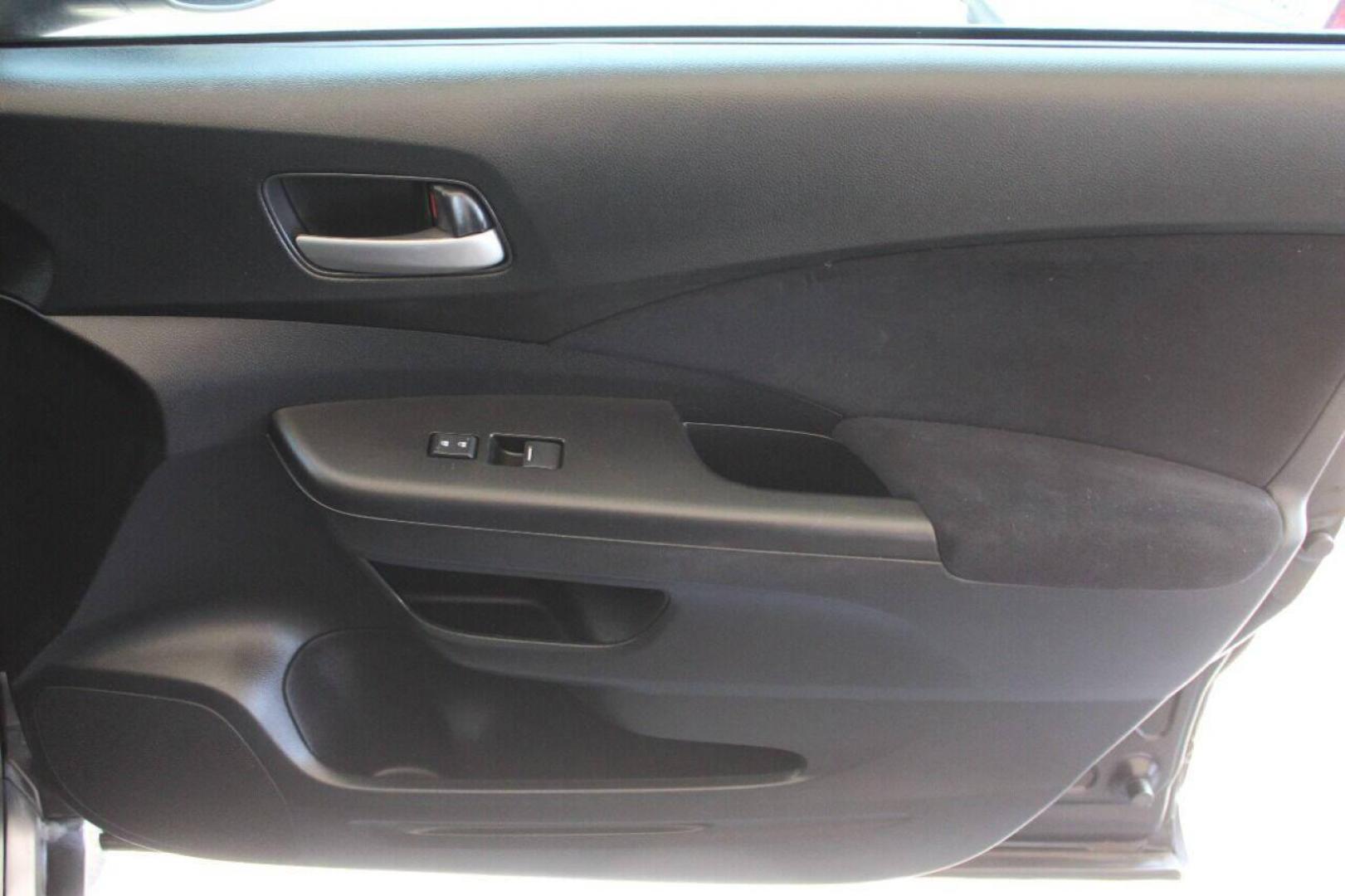 2014 Black Honda CR-V EX 2WD 5-Speed AT (3CZRM3H59EG) with an 2.4L L4 DOHC 16V engine, 5-Speed Automatic transmission, located at 4301 NW 39th , Oklahoma City, OK, 73112, (405) 949-5600, 35.512135, -97.598671 - Photo#9