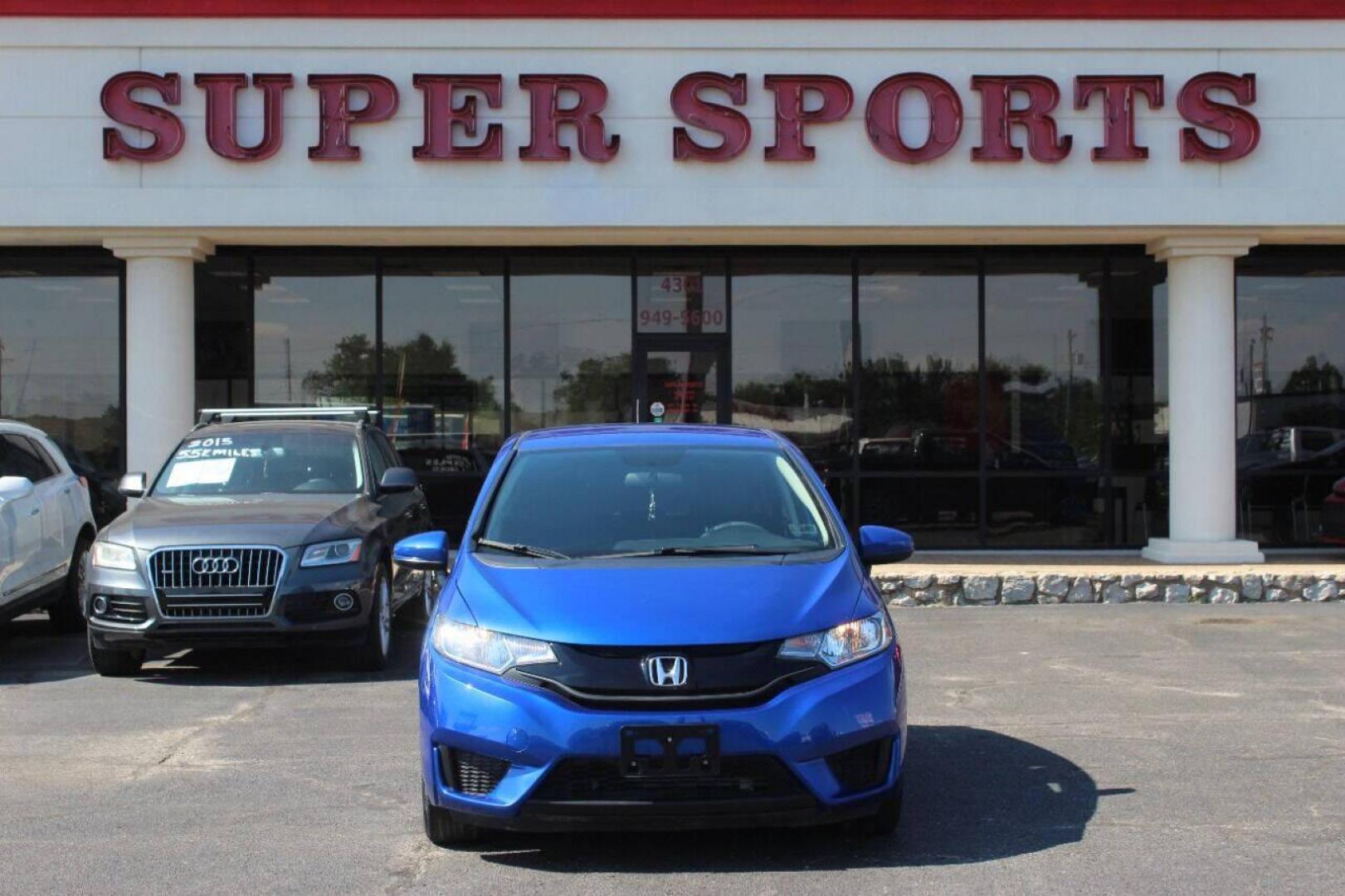 2015 Blue Honda Fit LX CVT (3HGGK5H5XFM) with an 1.5L L4 SOHC 16V engine, Continuously Variable Transmission transmission, located at 4301 NW 39th , Oklahoma City, OK, 73112, (405) 949-5600, 35.512135, -97.598671 - NO DRIVERS LICENCE NO-FULL COVERAGE INSURANCE-NO CREDIT CHECK. COME ON OVER TO SUPERSPORTS AND TAKE A LOOK AND TEST DRIVE. PLEASE GIVE US A CALL AT (405) 949-5600. NO LICENSIA DE MANEJAR- NO SEGURO DE COBERTURA TOTAL- NO VERIFICACCION DE CREDITO. POR FAVOR VENGAN A SUPERSPORTS, ECHE UN - Photo#3