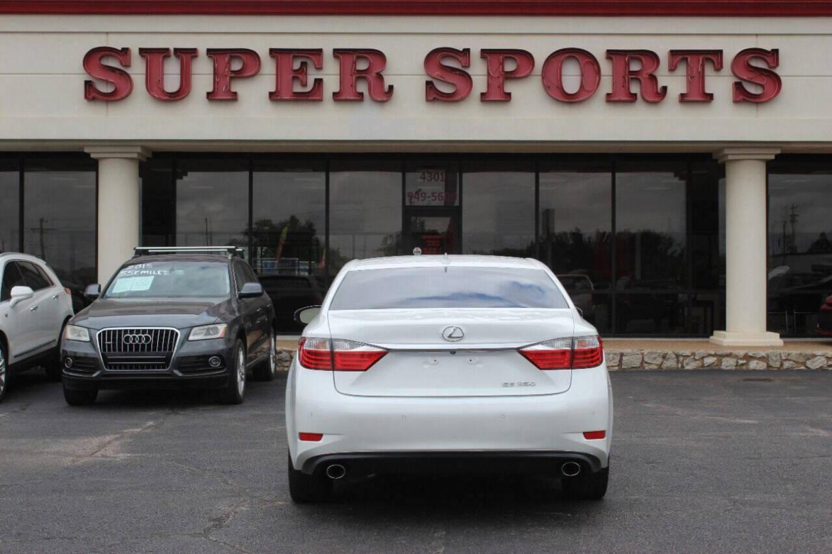 2015 White Lexus ES 350 Sedan (JTHBK1GG3F2) with an 3.5L V6 DOHC 24V engine, 6-Speed Automatic transmission, located at 4301 NW 39th , Oklahoma City, OK, 73112, (405) 949-5600, 35.512135, -97.598671 - NO DRIVERS LICENCE NO-FULL COVERAGE INSURANCE-NO CREDIT CHECK. COME ON OVER TO SUPERSPORTS AND TAKE A LOOK AND TEST DRIVE. PLEASE GIVE US A CALL AT (405) 949-5600. NO LICENSIA DE MANEJAR- NO SEGURO DE COBERTURA TOTAL- NO VERIFICACCION DE CREDITO. POR FAVOR VENGAN A SUPERSPORTS, ECHE UN - Photo#5
