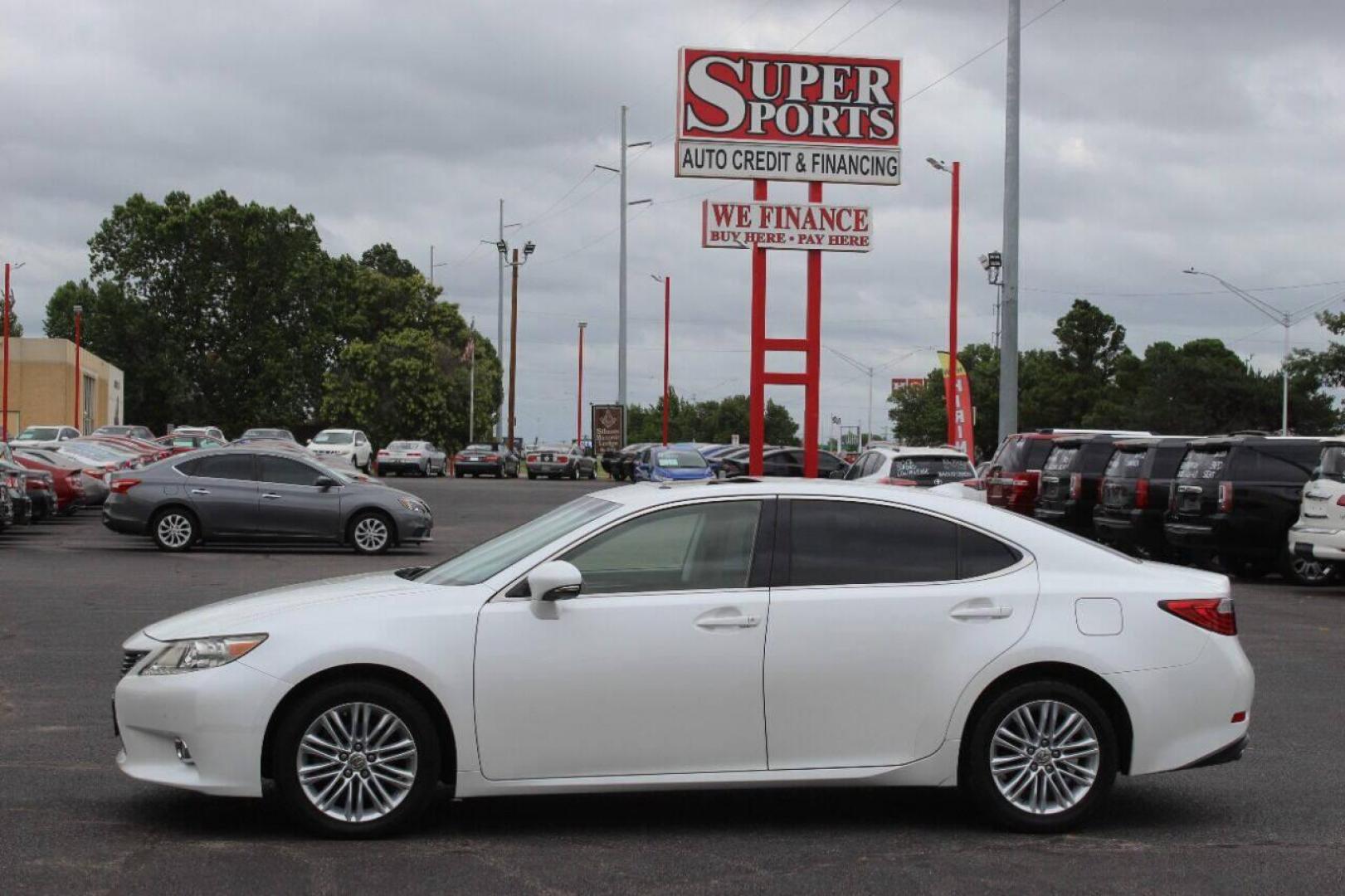 2015 White Lexus ES 350 Sedan (JTHBK1GG3F2) with an 3.5L V6 DOHC 24V engine, 6-Speed Automatic transmission, located at 4301 NW 39th , Oklahoma City, OK, 73112, (405) 949-5600, 35.512135, -97.598671 - NO DRIVERS LICENCE NO-FULL COVERAGE INSURANCE-NO CREDIT CHECK. COME ON OVER TO SUPERSPORTS AND TAKE A LOOK AND TEST DRIVE. PLEASE GIVE US A CALL AT (405) 949-5600. NO LICENSIA DE MANEJAR- NO SEGURO DE COBERTURA TOTAL- NO VERIFICACCION DE CREDITO. POR FAVOR VENGAN A SUPERSPORTS, ECHE UN - Photo#7
