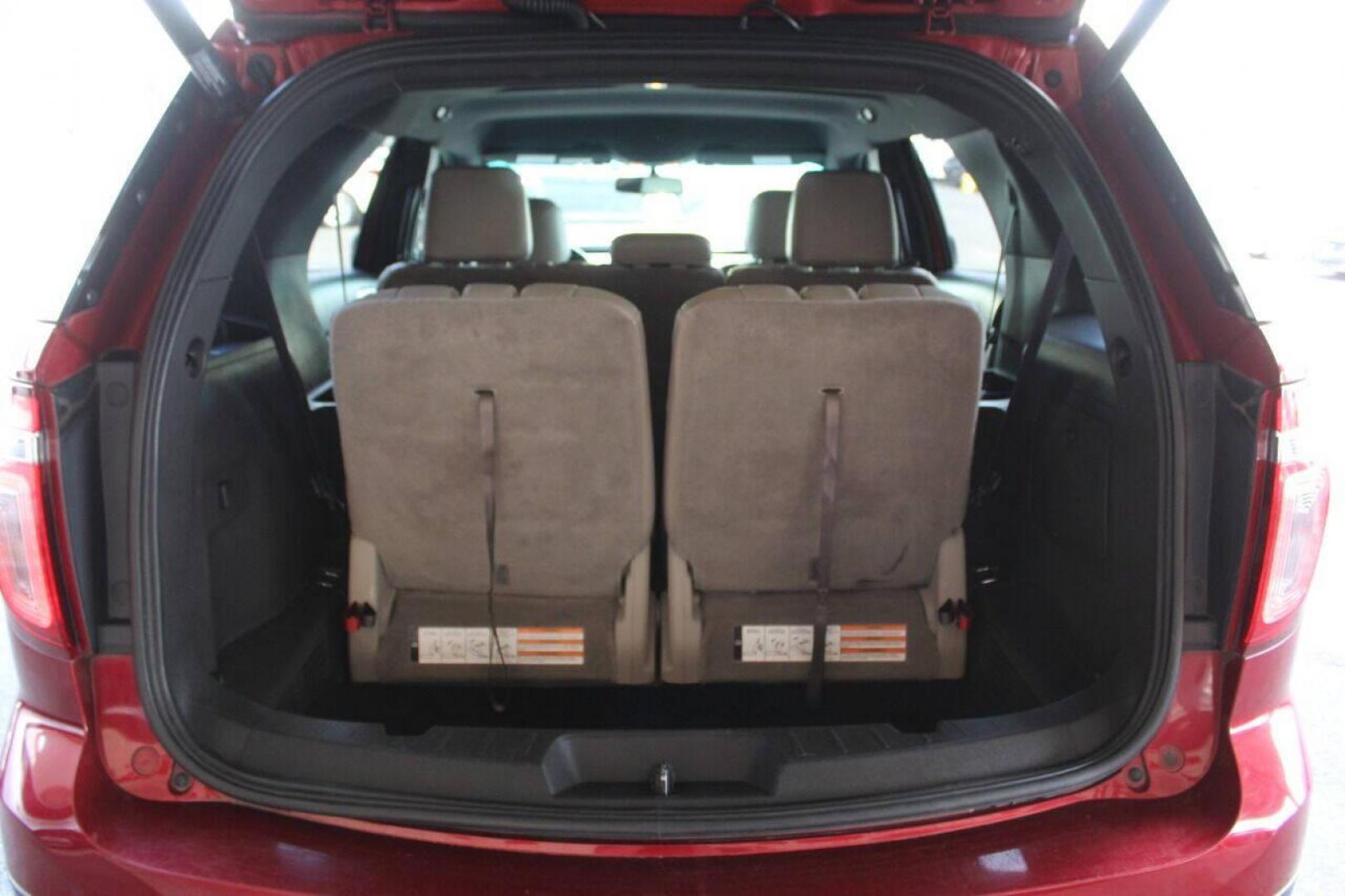 2015 Burgundy Ford Explorer XLT FWD (1FM5K7D89FG) with an 3.5L V6 DOHC 24V engine, 6-Speed Automatic transmission, located at 4301 NW 39th , Oklahoma City, OK, 73112, (405) 949-5600, 35.512135, -97.598671 - NO DRIVERS LICENCE NO-FULL COVERAGE INSURANCE-NO CREDIT CHECK. COME ON OVER TO SUPERSPORTS AND TAKE A LOOK AND TEST DRIVE. PLEASE GIVE US A CALL AT (405) 949-5600. NO LICENSIA DE MANEJAR- NO SEGURO DE COBERTURA TOTAL- NO VERIFICACCION DE CREDITO. POR FAVOR VENGAN A SUPERSPORTS, ECHE UN - Photo#13