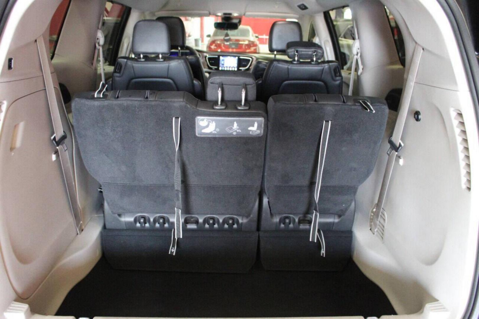 2018 Black Chrysler Pacifica Touring-L Plus (2C4RC1EG5JR) with an 3.6L V6 DOHC 24V engine, 9A transmission, located at 4301 NW 39th , Oklahoma City, OK, 73112, (405) 949-5600, 35.512135, -97.598671 - Photo#12