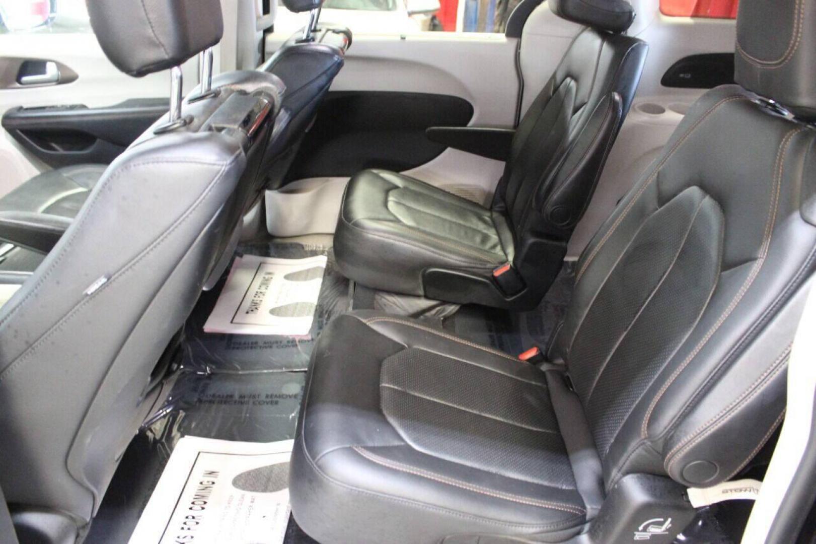 2018 Black Chrysler Pacifica Touring-L Plus (2C4RC1EG5JR) with an 3.6L V6 DOHC 24V engine, 9A transmission, located at 4301 NW 39th , Oklahoma City, OK, 73112, (405) 949-5600, 35.512135, -97.598671 - Photo#14