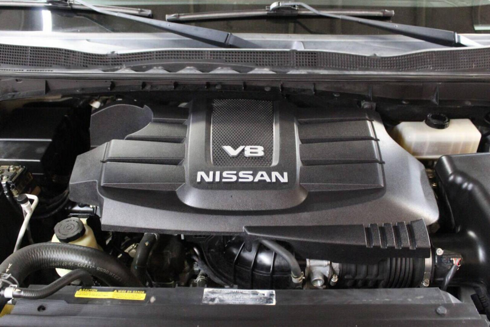 2018 White Nissan Titan Platinum Reserve Crew Cab 2WD (1N6AA1E68JN) with an 5.6L V8 DOHC 32V engine, 6A transmission, located at 4301 NW 39th , Oklahoma City, OK, 73112, (405) 949-5600, 35.512135, -97.598671 - NO DRIVERS LICENCE NO-FULL COVERAGE INSURANCE-NO CREDIT CHECK. COME ON OVER TO SUPERSPORTS AND TAKE A LOOK AND TEST DRIVE. PLEASE GIVE US A CALL AT (405) 949-5600. NO LICENSIA DE MANEJAR- NO SEGURO DE COBERTURA TOTAL- NO VERIFICACCION DE CREDITO. POR FAVOR VENGAN A SUPERSPORTS, ECHE UN - Photo#7