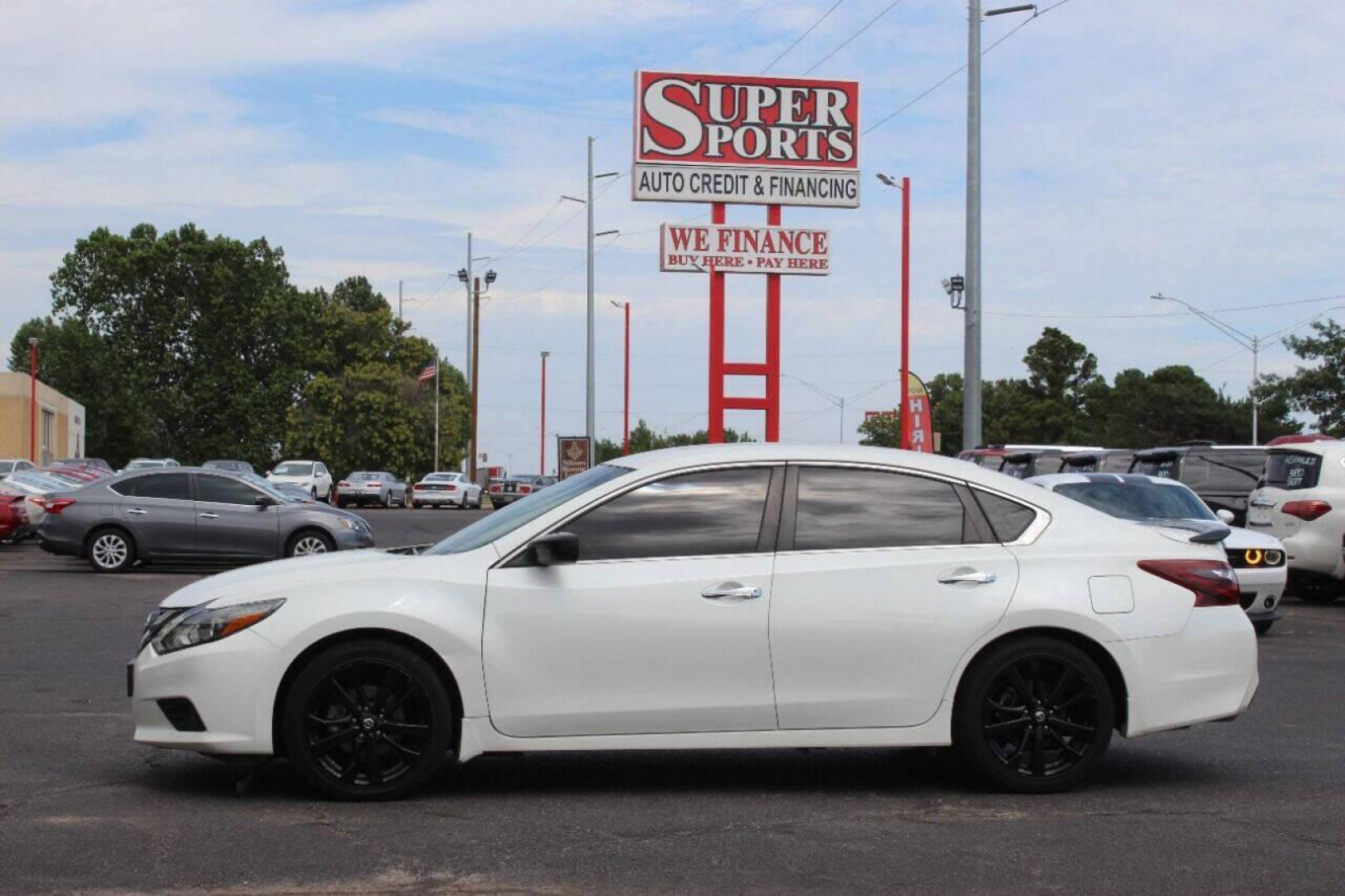 2017 White Nissan Altima 2.5 S (1N4AL3AP7HN) with an 2.5L L4 DOHC 16V engine, CVT transmission, located at 4301 NW 39th , Oklahoma City, OK, 73112, (405) 949-5600, 35.512135, -97.598671 - NO DRIVERS LICENCE NO-FULL COVERAGE INSURANCE-NO CREDIT CHECK. COME ON OVER TO SUPERSPORTS AND TAKE A LOOK AND TEST DRIVE. PLEASE GIVE US A CALL AT (405) 949-5600. NO LICENSIA DE MANEJAR- NO SEGURO DE COBERTURA TOTAL- NO VERIFICACCION DE CREDITO. POR FAVOR VENGAN A SUPERSPORTS, ECHE UN - Photo#6