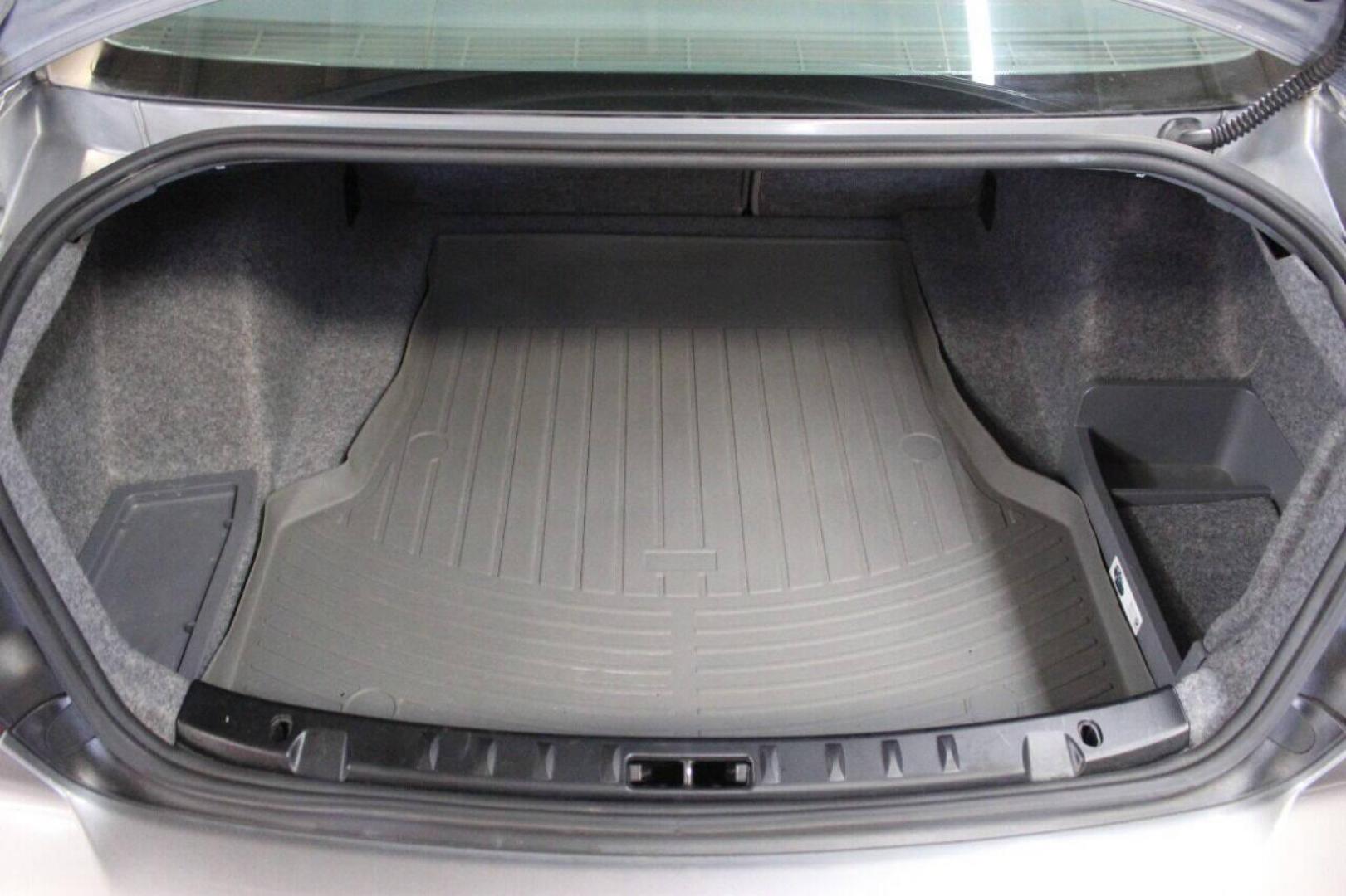 2009 Gray BMW 3-Series 328i Coupe (WBAWB33529P) with an 3.0L L6 DOHC 24V engine, Automatic 6-Speed transmission, located at 4301 NW 39th , Oklahoma City, OK, 73112, (405) 949-5600, 35.512135, -97.598671 - NO DRIVERS LICENCE NO-FULL COVERAGE INSURANCE-NO CREDIT CHECK. COME ON OVER TO SUPERSPORTS AND TAKE A LOOK AND TEST DRIVE PLEASE GIVE US A CALL AT (405) 949-5600. NO LICENSIA DE MANEJAR- NO SEGURO DE COBERTURA TOTAL- NO VERIFICACCION DE CREDITO. POR FAVOR VENGAN A SUPERSPORTS, ECHE UN V - Photo#11
