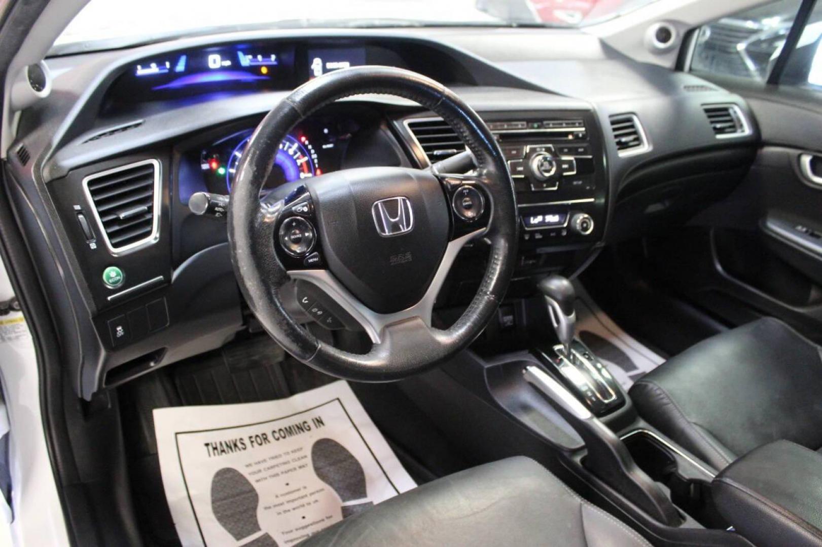 2013 White Honda Civic EX-L Sedan 5-Speed AT (19XFB2F95DE) with an 1.8L L4 SOHC 16V engine, 5-Speed Automatic transmission, located at 4301 NW 39th , Oklahoma City, OK, 73112, (405) 949-5600, 35.512135, -97.598671 - NO DRIVERS LICENCE NO-FULL COVERAGE INSURANCE-NO CREDIT CHECK. COME ON OVER TO SUPERSPORTS AND TAKE A LOOK AND TEST DRIVE. PLEASE GIVE US A CALL AT (405) 949-5600. NO LICENSIA DE MANEJAR- NO SEGURO DE COBERTURA TOTAL- NO VERIFICACCION DE CREDITO. POR FAVOR VENGAN A SUPERSPORTS, ECHE UN - Photo#16