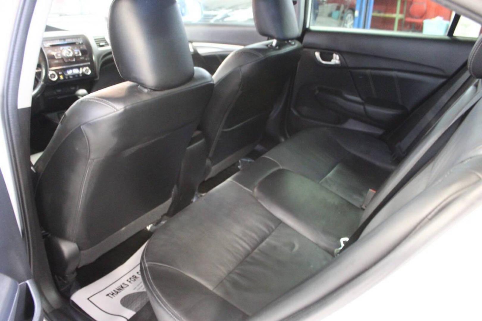 2013 White Honda Civic EX-L Sedan 5-Speed AT (19XFB2F95DE) with an 1.8L L4 SOHC 16V engine, 5-Speed Automatic transmission, located at 4301 NW 39th , Oklahoma City, OK, 73112, (405) 949-5600, 35.512135, -97.598671 - NO DRIVERS LICENCE NO-FULL COVERAGE INSURANCE-NO CREDIT CHECK. COME ON OVER TO SUPERSPORTS AND TAKE A LOOK AND TEST DRIVE. PLEASE GIVE US A CALL AT (405) 949-5600. NO LICENSIA DE MANEJAR- NO SEGURO DE COBERTURA TOTAL- NO VERIFICACCION DE CREDITO. POR FAVOR VENGAN A SUPERSPORTS, ECHE UN - Photo#14