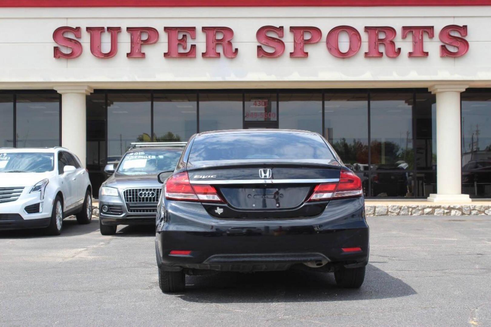 2014 Black Honda Civic LX Sedan CVT (19XFB2F57EE) with an 1.8L L4 SOHC 16V engine, Continuously Variable Transmission transmission, located at 4301 NW 39th , Oklahoma City, OK, 73112, (405) 949-5600, 35.512135, -97.598671 - NO DRIVERS LICENCE NO-FULL COVERAGE INSURANCE-NO CREDIT CHECK. COME ON OVER TO SUPERSPORTS AND TAKE A LOOK AND TEST DRIVE. PLEASE GIVE US A CALL AT (405) 949-5600. NO LICENSIA DE MANEJAR- NO SEGURO DE COBERTURA TOTAL- NO VERIFICACCION DE CREDITO. POR FAVOR VENGAN A SUPERSPORTS, ECHE UN - Photo#4