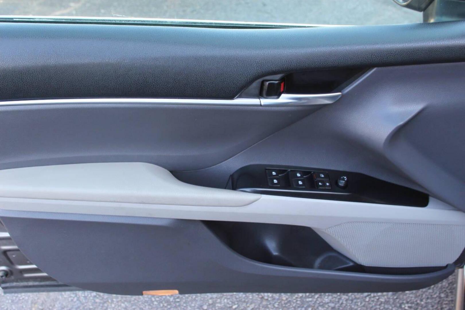 2018 Gray Toyota Camry LE (4T1B11HK1JU) with an 2.5L L4 DOHC 16V engine, 8A transmission, located at 4301 NW 39th , Oklahoma City, OK, 73112, (405) 949-5600, 35.512135, -97.598671 - Photo#16