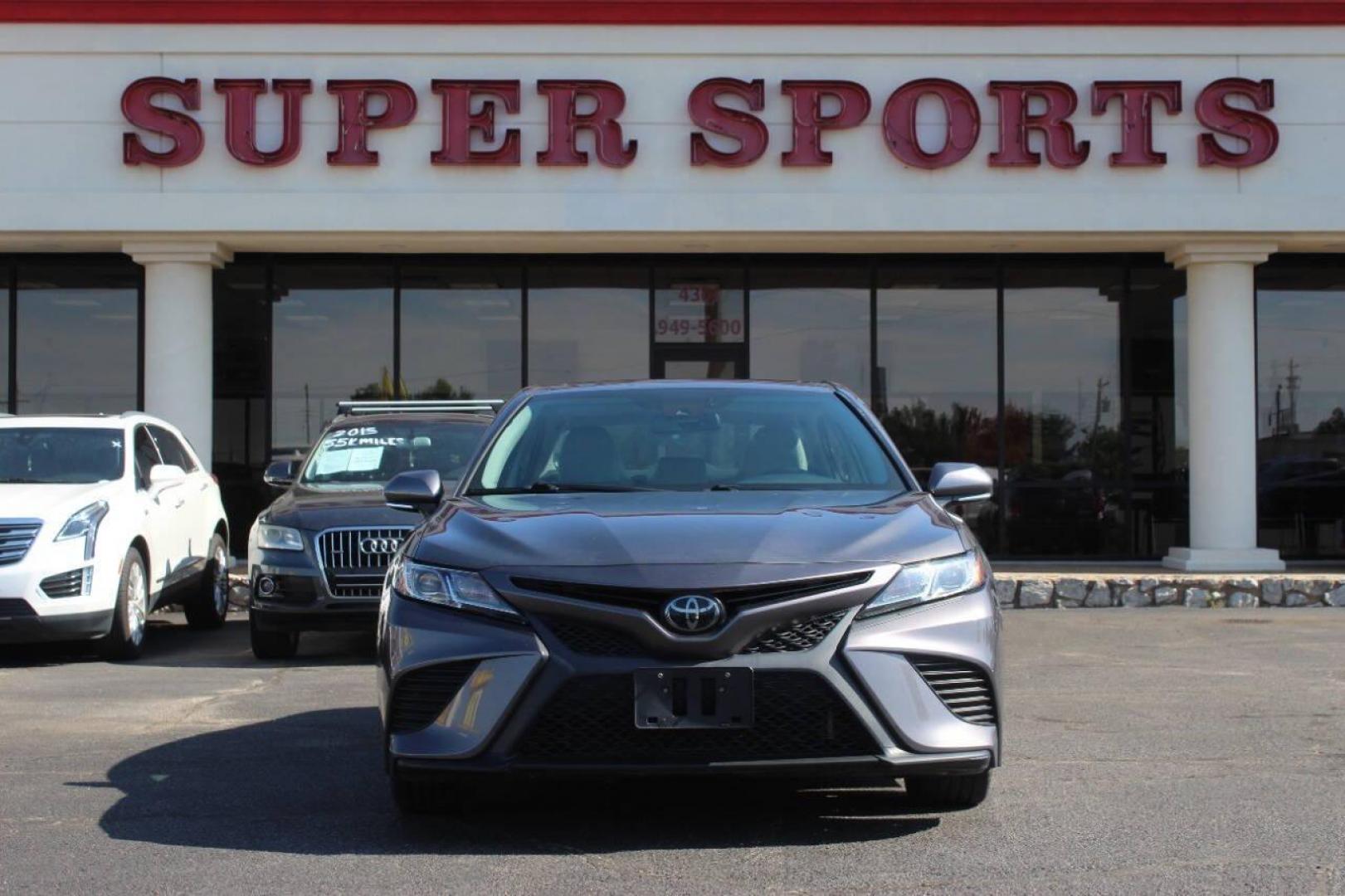 2018 Gray Toyota Camry LE (4T1B11HK1JU) with an 2.5L L4 DOHC 16V engine, 8A transmission, located at 4301 NW 39th , Oklahoma City, OK, 73112, (405) 949-5600, 35.512135, -97.598671 - Photo#2
