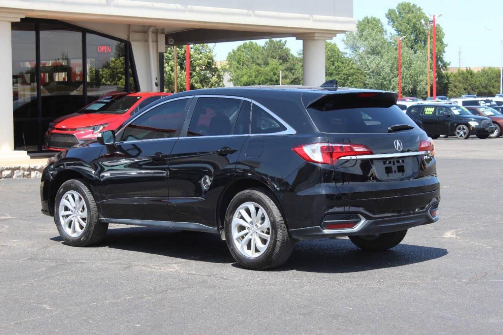 2018 Black Acura RDX 6-Spd AT (5J8TB3H34JL) with an 3.5L V6 DOHC 24V engine, 6A transmission, located at 4301 NW 39th , Oklahoma City, OK, 73112, (405) 949-5600, 35.512135, -97.598671 - NO DRIVERS LICENCE NO-FULL COVERAGE INSURANCE-NO CREDIT CHECK. COME ON OVER TO SUPERSPORTS AND TAKE A LOOK AND TEST DRIVE. PLEASE GIVE US A CALL AT (405) 949-5600. NO LICENSIA DE MANEJAR- NO SEGURO DE COBERTURA TOTAL- NO VERIFICACCION DE CREDITO. POR FAVOR VENGAN A SUPERSPORTS, ECHE UN - Photo#6
