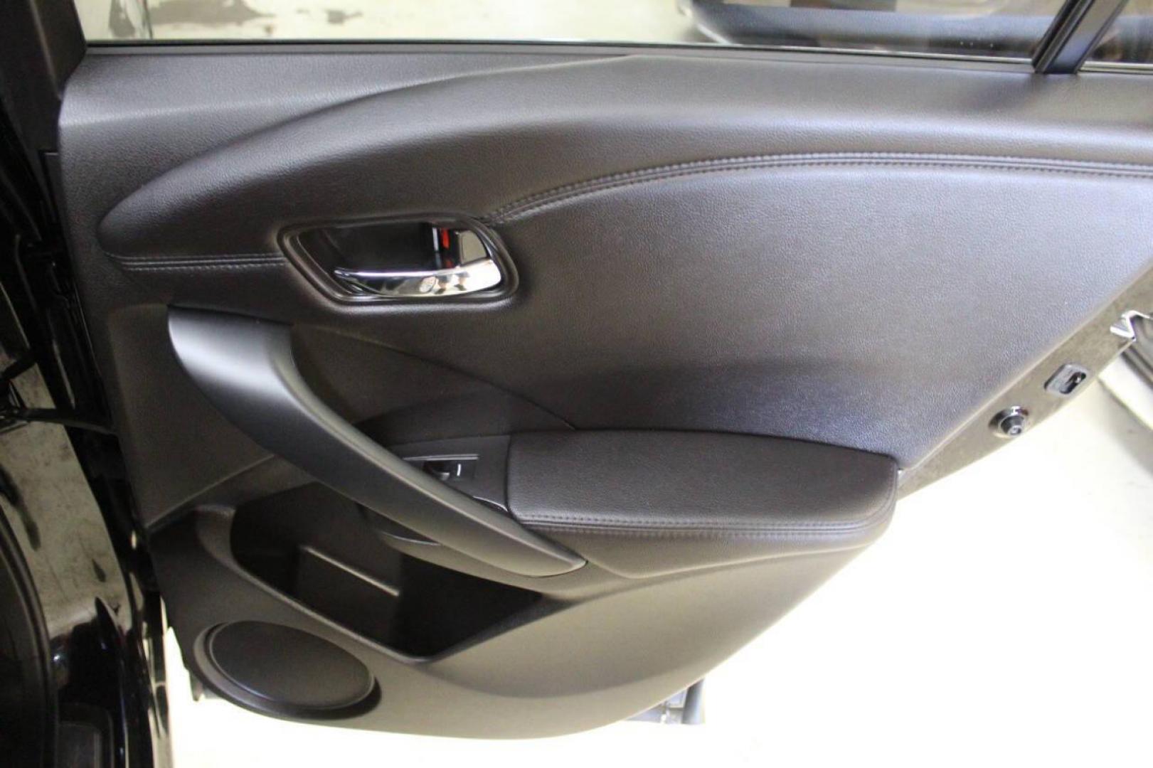 2018 Black Acura RDX 6-Spd AT (5J8TB3H34JL) with an 3.5L V6 DOHC 24V engine, 6A transmission, located at 4301 NW 39th , Oklahoma City, OK, 73112, (405) 949-5600, 35.512135, -97.598671 - NO DRIVERS LICENCE NO-FULL COVERAGE INSURANCE-NO CREDIT CHECK. COME ON OVER TO SUPERSPORTS AND TAKE A LOOK AND TEST DRIVE. PLEASE GIVE US A CALL AT (405) 949-5600. NO LICENSIA DE MANEJAR- NO SEGURO DE COBERTURA TOTAL- NO VERIFICACCION DE CREDITO. POR FAVOR VENGAN A SUPERSPORTS, ECHE UN - Photo#12