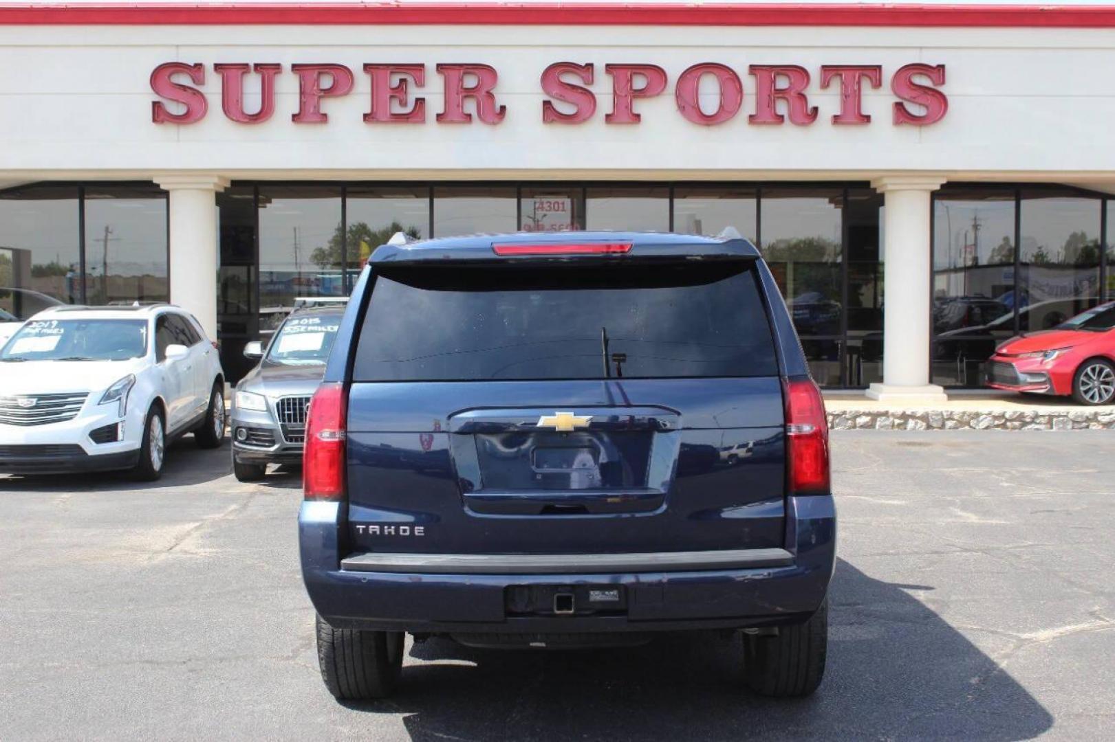 2017 Blue Chevrolet Tahoe LT 4WD (1GNSKBKC4HR) with an 5.3L V8 OHV 16V engine, 6A transmission, located at 4301 NW 39th , Oklahoma City, OK, 73112, (405) 949-5600, 35.512135, -97.598671 - NO DRIVERS LICENCE NO-FULL COVERAGE INSURANCE-NO CREDIT CHECK. COME ON OVER TO SUPERSPORTS AND TAKE A LOOK AND TEST DRIVE. PLEASE GIVE US A CALL AT (405) 949-5600. NO LICENSIA DE MANEJAR- NO SEGURO DE COBERTURA TOTAL- NO VERIFICACCION DE CREDITO. POR FAVOR VENGAN A SUPERSPORTS, ECHE UN - Photo#3
