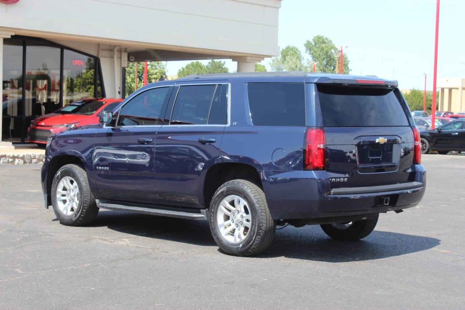 2017 Blue Chevrolet Tahoe LT 4WD (1GNSKBKC4HR) with an 5.3L V8 OHV 16V engine, 6A transmission, located at 4301 NW 39th , Oklahoma City, OK, 73112, (405) 949-5600, 35.512135, -97.598671 - NO DRIVERS LICENCE NO-FULL COVERAGE INSURANCE-NO CREDIT CHECK. COME ON OVER TO SUPERSPORTS AND TAKE A LOOK AND TEST DRIVE. PLEASE GIVE US A CALL AT (405) 949-5600. NO LICENSIA DE MANEJAR- NO SEGURO DE COBERTURA TOTAL- NO VERIFICACCION DE CREDITO. POR FAVOR VENGAN A SUPERSPORTS, ECHE UN - Photo#4