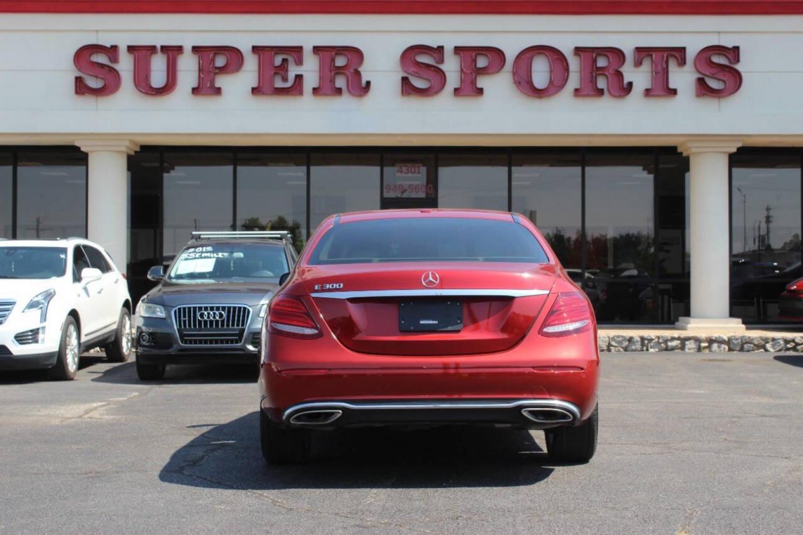2017 Maroon Mercedes-Benz E-Class E300 Luxury Sedan (WDDZF4JB3HA) with an 3.5L V6 DOHC 24V engine, 7A transmission, located at 4301 NW 39th , Oklahoma City, OK, 73112, (405) 949-5600, 35.512135, -97.598671 - NO DRIVERS LICENCE NO-FULL COVERAGE INSURANCE-NO CREDIT CHECK. COME ON OVER TO SUPERSPORTS AND TAKE A LOOK AND TEST DRIVE. PLEASE GIVE US A CALL AT (405) 949-5600. NO LICENSIA DE MANEJAR- NO SEGURO DE COBERTURA TOTAL- NO VERIFICACCION DE CREDITO. POR FAVOR VENGAN A SUPERSPORTS, ECHE UN - Photo#4