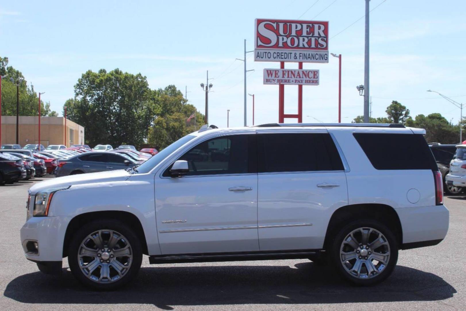 2016 White GMC Yukon Denali 4WD (1GKS2CKJ8GR) with an 6.2L V8 OHV 16V engine, 6A transmission, located at 4301 NW 39th , Oklahoma City, OK, 73112, (405) 949-5600, 35.512135, -97.598671 - NO DRIVERS LICENCE NO-FULL COVERAGE INSURANCE-NO CREDIT CHECK. COME ON OVER TO SUPERSPORTS AND TAKE A LOOK AND TEST DRIVE. PLEASE GIVE US A CALL AT (405) 949-5600. NO LICENSIA DE MANEJAR- NO SEGURO DE COBERTURA TOTAL- NO VERIFICACCION DE CREDITO. POR FAVOR VENGAN A SUPERSPORTS, ECHE UN - Photo#7