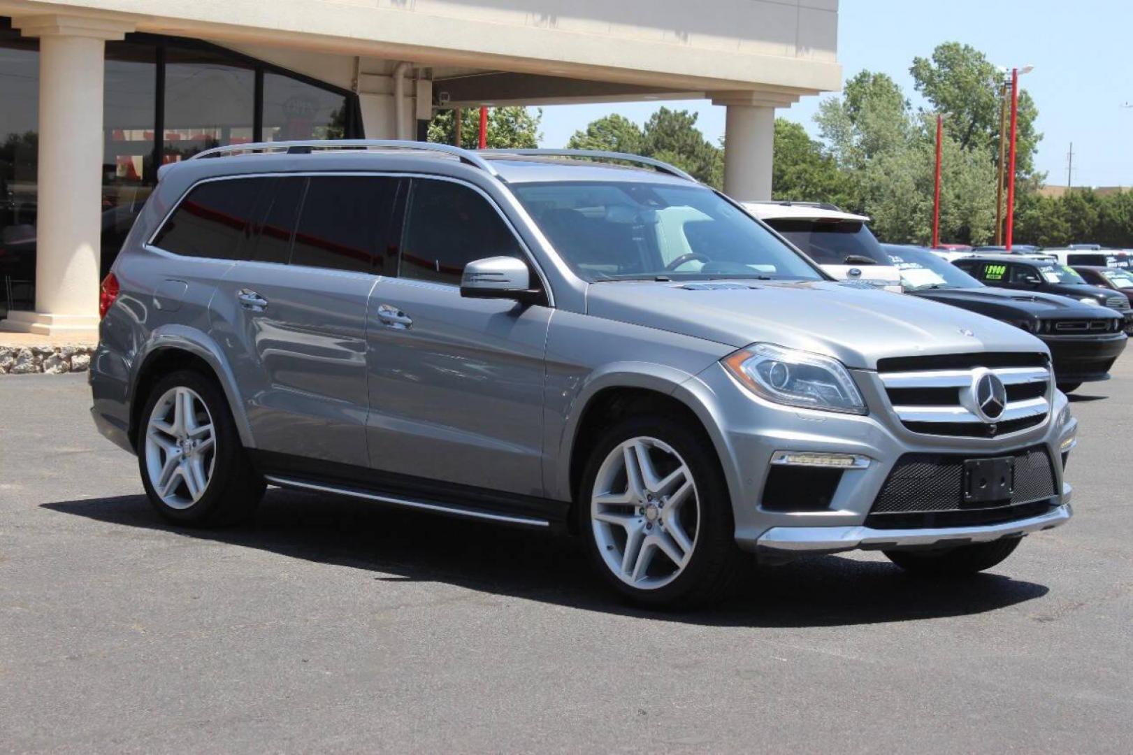 2015 Gray Mercedes-Benz GL-Class GL550 4MATIC (4JGDF7DE4FA) with an 4.7L V8 DOHC 32V engine, 7-Speed Automatic transmission, located at 4301 NW 39th , Oklahoma City, OK, 73112, (405) 949-5600, 35.512135, -97.598671 - Photo#0