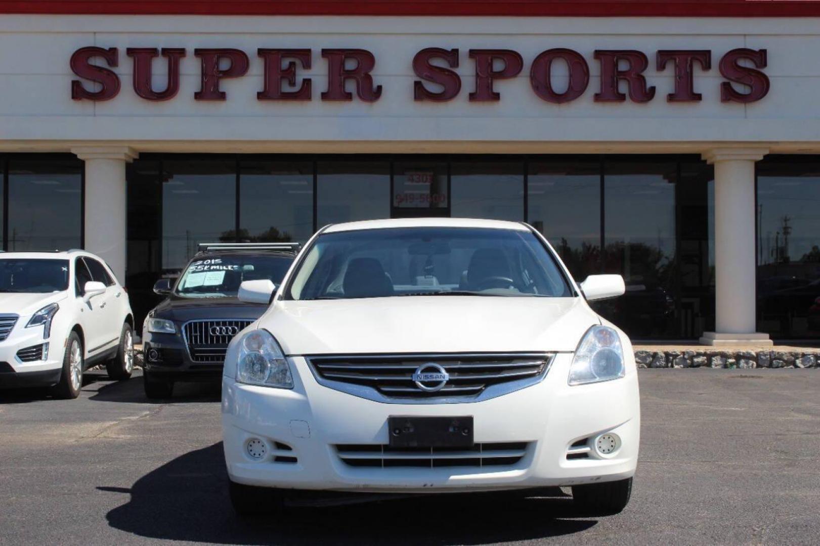 2012 White Nissan Altima 2.5 S (1N4AL2AP3CC) with an 2.5L L4 DOHC 16V engine, CVT transmission, located at 4301 NW 39th , Oklahoma City, OK, 73112, (405) 949-5600, 35.512135, -97.598671 - Photo#2