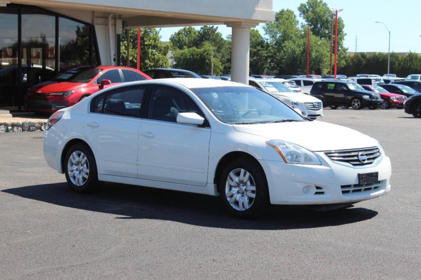 2012 White Nissan Altima 2.5 S (1N4AL2AP3CC) with an 2.5L L4 DOHC 16V engine, CVT transmission, located at 4301 NW 39th , Oklahoma City, OK, 73112, (405) 949-5600, 35.512135, -97.598671 - Photo#0