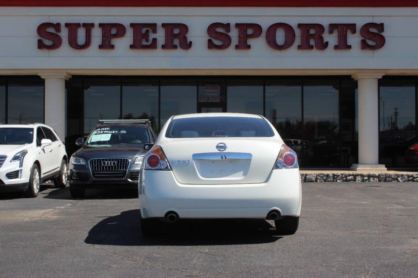 2012 White Nissan Altima 2.5 S (1N4AL2AP3CC) with an 2.5L L4 DOHC 16V engine, CVT transmission, located at 4301 NW 39th , Oklahoma City, OK, 73112, (405) 949-5600, 35.512135, -97.598671 - Photo#4