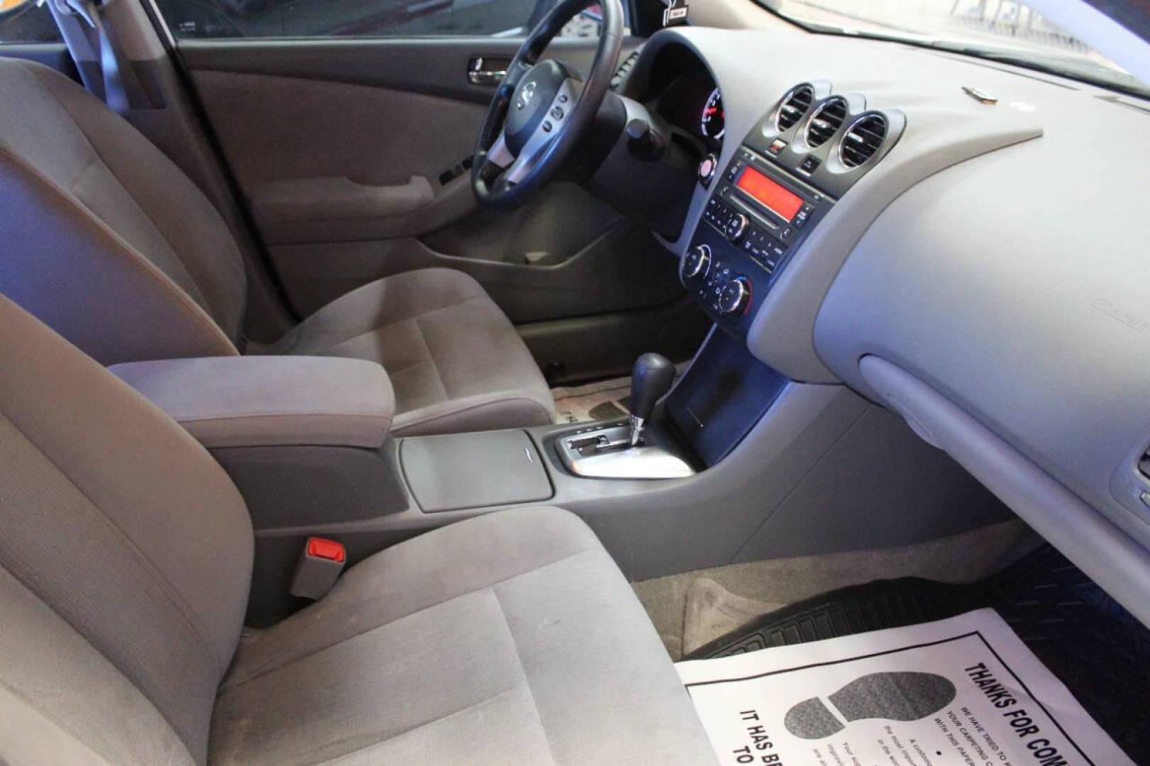2012 White Nissan Altima 2.5 S (1N4AL2AP3CC) with an 2.5L L4 DOHC 16V engine, CVT transmission, located at 4301 NW 39th , Oklahoma City, OK, 73112, (405) 949-5600, 35.512135, -97.598671 - Photo#8