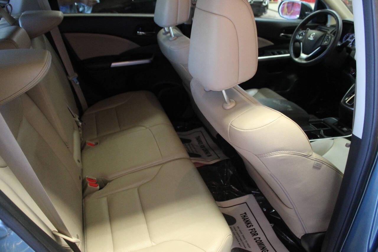 2016 Teal Honda CR-V EX-L AWD (2HKRM4H75GH) with an 2.4L L4 DOHC 16V engine, CVT transmission, located at 4301 NW 39th , Oklahoma City, OK, 73112, (405) 949-5600, 35.512135, -97.598671 - NO DRIVERS LICENCE -NO FULL COVERAGE INSURANCE - NO CREDIT CHECK. COME ON OVER TO SUPERSPORTS, TAKE A LOOK AND TEST DRIVE. PLEASE GIVE US A CALL AT (405) 949-5600. NO LICENCIA DE CONDUCIR - NO SEGURO DE COBERTURA TOTAL - NO VERIFICACION DE CREDITO. VISITENOS EN SUPERSPORTS, MIRE NUESTRO - Photo#7