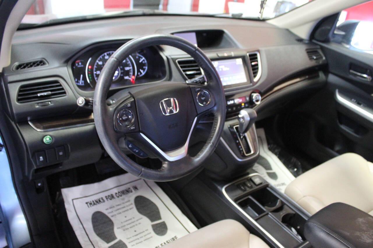 2016 Teal Honda CR-V EX-L AWD (2HKRM4H75GH) with an 2.4L L4 DOHC 16V engine, CVT transmission, located at 4301 NW 39th , Oklahoma City, OK, 73112, (405) 949-5600, 35.512135, -97.598671 - NO DRIVERS LICENCE -NO FULL COVERAGE INSURANCE - NO CREDIT CHECK. COME ON OVER TO SUPERSPORTS, TAKE A LOOK AND TEST DRIVE. PLEASE GIVE US A CALL AT (405) 949-5600. NO LICENCIA DE CONDUCIR - NO SEGURO DE COBERTURA TOTAL - NO VERIFICACION DE CREDITO. VISITENOS EN SUPERSPORTS, MIRE NUESTRO - Photo#12