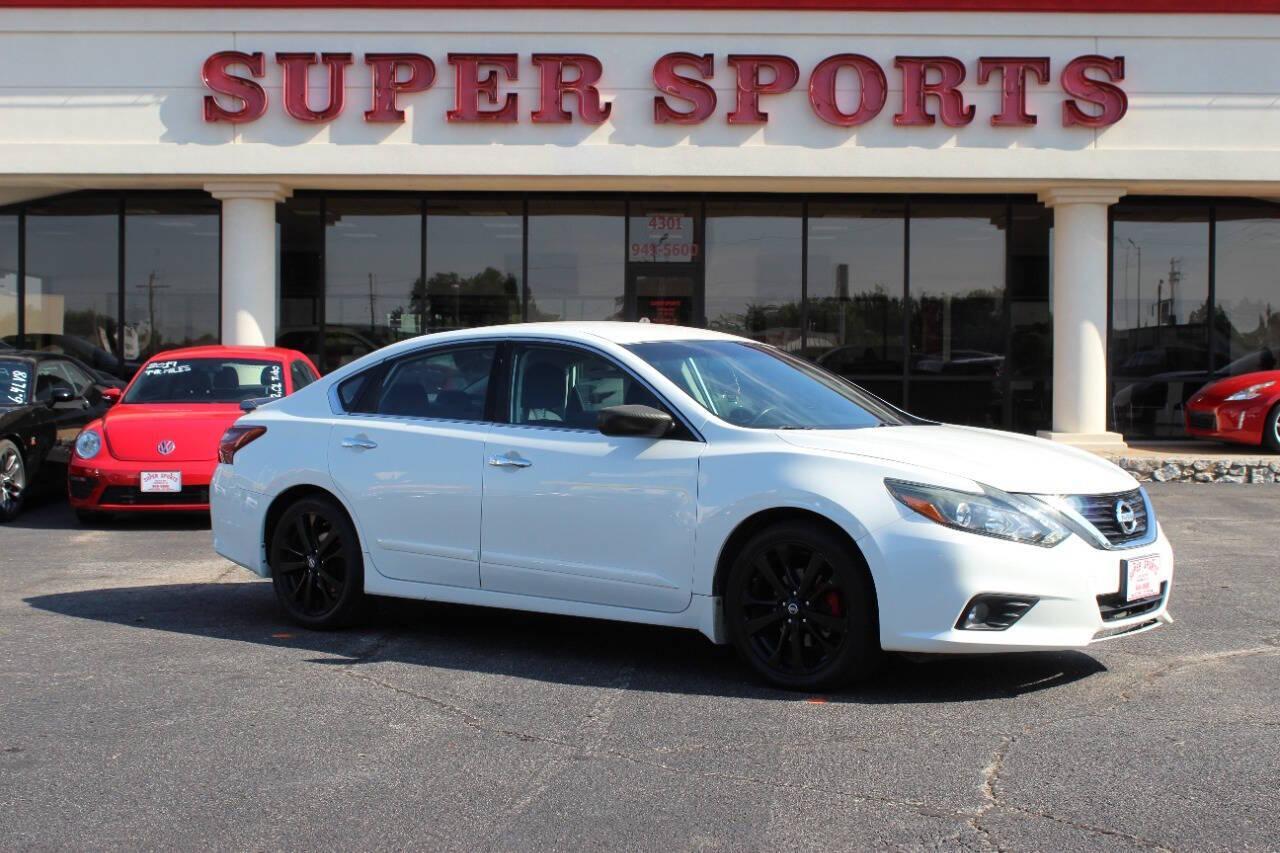 2017 White Nissan Altima 2.5 S (1N4AL3AP5HN) with an 2.5L L4 DOHC 16V engine, CVT transmission, located at 4301 NW 39th , Oklahoma City, OK, 73112, (405) 949-5600, 35.512135, -97.598671 - NO DRIVERS LICENCE -NO FULL COVERAGE INSURANCE - NO CREDIT CHECK. COME ON OVER TO SUPERSPORTS, TAKE A LOOK AND TEST DRIVE. PLEASE GIVE US A CALL AT (405) 949-5600. NO LICENCIA DE CONDUCIR - NO SEGURO DE COBERTURA TOTAL - NO VERIFICACION DE CREDITO. VISITENOS EN SUPERSPORTS, MIRE NUESTRO - Photo#0