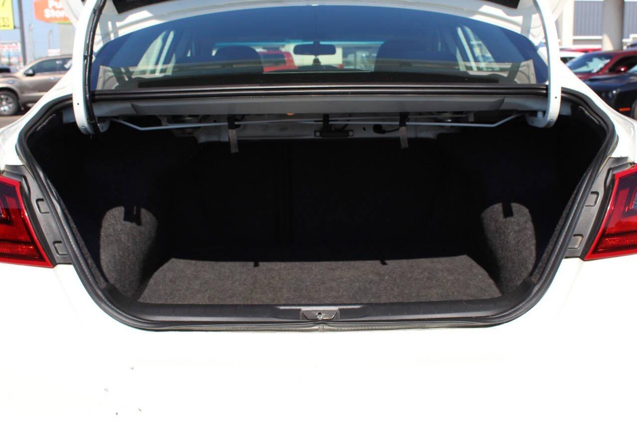 2017 White Nissan Altima 2.5 S (1N4AL3AP5HN) with an 2.5L L4 DOHC 16V engine, CVT transmission, located at 4301 NW 39th , Oklahoma City, OK, 73112, (405) 949-5600, 35.512135, -97.598671 - NO DRIVERS LICENCE -NO FULL COVERAGE INSURANCE - NO CREDIT CHECK. COME ON OVER TO SUPERSPORTS, TAKE A LOOK AND TEST DRIVE. PLEASE GIVE US A CALL AT (405) 949-5600. NO LICENCIA DE CONDUCIR - NO SEGURO DE COBERTURA TOTAL - NO VERIFICACION DE CREDITO. VISITENOS EN SUPERSPORTS, MIRE NUESTRO - Photo#12