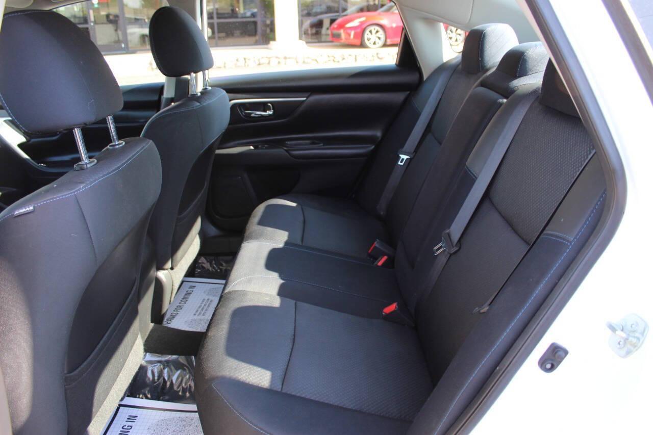 2017 White Nissan Altima 2.5 S (1N4AL3AP5HN) with an 2.5L L4 DOHC 16V engine, CVT transmission, located at 4301 NW 39th , Oklahoma City, OK, 73112, (405) 949-5600, 35.512135, -97.598671 - NO DRIVERS LICENCE -NO FULL COVERAGE INSURANCE - NO CREDIT CHECK. COME ON OVER TO SUPERSPORTS, TAKE A LOOK AND TEST DRIVE. PLEASE GIVE US A CALL AT (405) 949-5600. NO LICENCIA DE CONDUCIR - NO SEGURO DE COBERTURA TOTAL - NO VERIFICACION DE CREDITO. VISITENOS EN SUPERSPORTS, MIRE NUESTRO - Photo#13