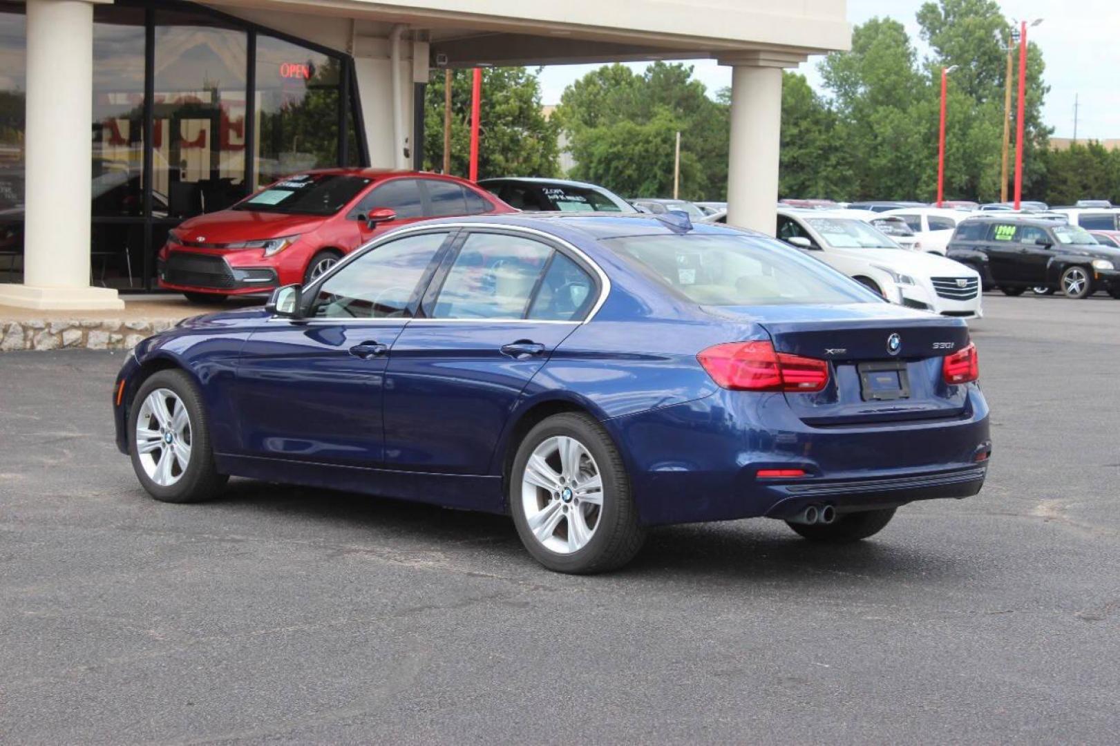 2018 Blue BMW 3-Series 330i xDrive SULEV Sedan (WBA8D9G51JN) with an 3.0L L6 DOHC 24V engine, 8A transmission, located at 4301 NW 39th , Oklahoma City, OK, 73112, (405) 949-5600, 35.512135, -97.598671 - NO DRIVERS LICENCE NO-FULL COVERAGE INSURANCE-NO CREDIT CHECK. COME ON OVER TO SUPERSPORTS AND TAKE A LOOK AND TEST DRIVE. PLEASE GIVE US A CALL AT (405) 949-5600. NO LICENSIA DE MANEJAR- NO SEGURO DE COBERTURA TOTAL- NO VERIFICACCION DE CREDITO. POR FAVOR VENGAN A SUPERSPORTS, ECHE UN - Photo#6