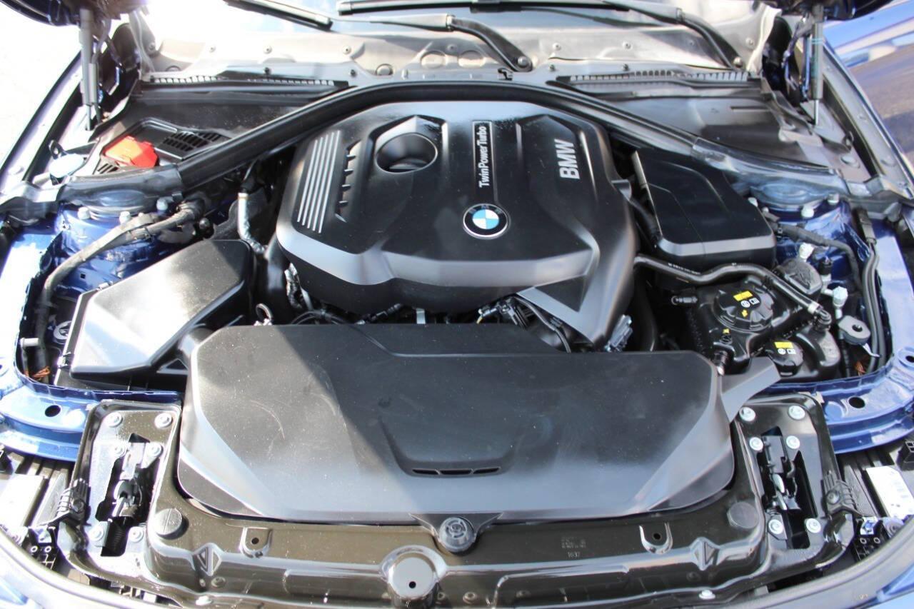 2018 Blue BMW 3-Series 330i xDrive SULEV Sedan (WBA8D9G51JN) with an 3.0L L6 DOHC 24V engine, 8A transmission, located at 4301 NW 39th , Oklahoma City, OK, 73112, (405) 949-5600, 35.512135, -97.598671 - NO DRIVERS LICENCE -NO FULL COVERAGE INSURANCE - NO CREDIT CHECK. COME ON OVER TO SUPERSPORTS, TAKE A LOOK AND TEST DRIVE. PLEASE GIVE US A CALL AT (405) 949-5600. NO LICENCIA DE CONDUCIR - NO SEGURO DE COBERTURA TOTAL - NO VERIFICACION DE CREDITO. VISITENOS EN SUPERSPORTS, MIRE NUESTRO - Photo#7