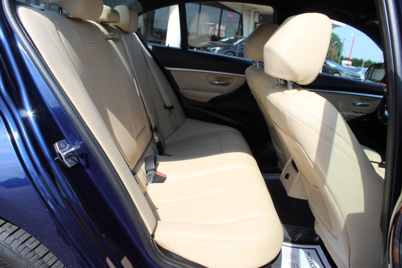 2018 Blue BMW 3-Series 330i xDrive SULEV Sedan (WBA8D9G51JN) with an 3.0L L6 DOHC 24V engine, 8A transmission, located at 4301 NW 39th , Oklahoma City, OK, 73112, (405) 949-5600, 35.512135, -97.598671 - NO DRIVERS LICENCE -NO FULL COVERAGE INSURANCE - NO CREDIT CHECK. COME ON OVER TO SUPERSPORTS, TAKE A LOOK AND TEST DRIVE. PLEASE GIVE US A CALL AT (405) 949-5600. NO LICENCIA DE CONDUCIR - NO SEGURO DE COBERTURA TOTAL - NO VERIFICACION DE CREDITO. VISITENOS EN SUPERSPORTS, MIRE NUESTRO - Photo#10