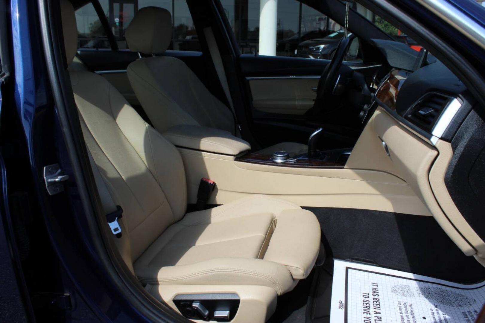 2018 Blue BMW 3 Series 330i xDrive SULEV Sedan (WBA8D9G51JN) with an 2.0L I4 Turbocharger 2.0L I4 engine, Automatic 8-Speed transmission, located at 4301 NW 39th , Oklahoma City, OK, 73112, (405) 949-5600, 35.512135, -97.598671 - NO DRIVERS LICENCE -NO FULL COVERAGE INSURANCE - NO CREDIT CHECK. COME ON OVER TO SUPERSPORTS, TAKE A LOOK AND TEST DRIVE. PLEASE GIVE US A CALL AT (405) 949-5600. NO LICENCIA DE CONDUCIR - NO SEGURO DE COBERTURA TOTAL - NO VERIFICACION DE CREDITO. VISITENOS EN SUPERSPORTS, MIRE NUESTRO- Photo#8