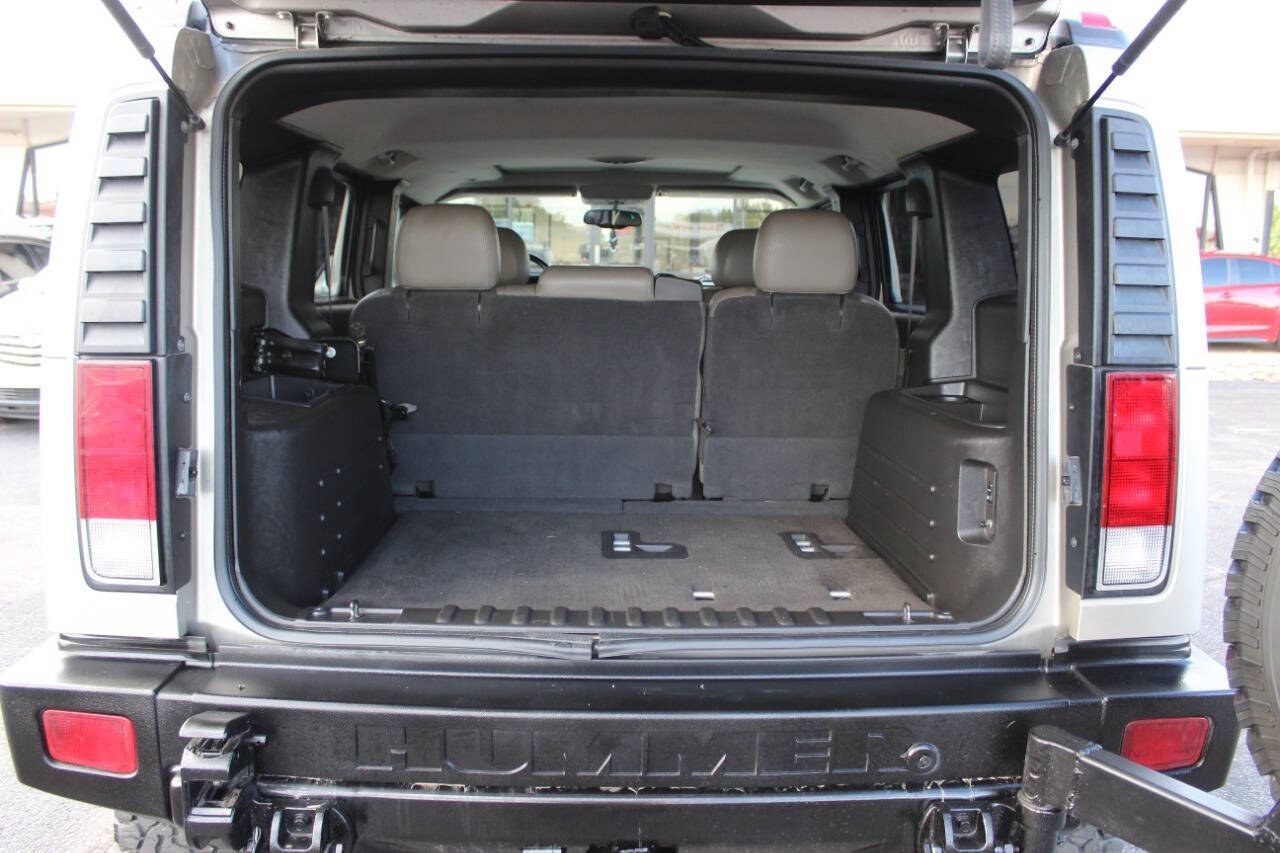 2005 Gold HUMMER H2 SUV (5GRGN23U45H) with an 6.0L V8 6.0L V8 engine, Automatic 4-Speed transmission, located at 4301 NW 39th , Oklahoma City, OK, 73112, (405) 949-5600, 35.512135, -97.598671 - Hablamos espaol. SPEND SMART --- BUY FROM SUPER SPORTS. ASKING WHOLESALE CASH PRICE: $15,900 (CASH ONLY) PLUS $100 PROCESSING FEE. ALL PRICES, DOWN PAYMENTS, PAYMENTS, AND FINANCE TERMS ARE NEGOTIABLE AT THE TIME OF APPROVAL. WE WILL WORK WITH YOU TO FIT YOUR BUDGET. WE WILL EVEN LOW - Photo#12