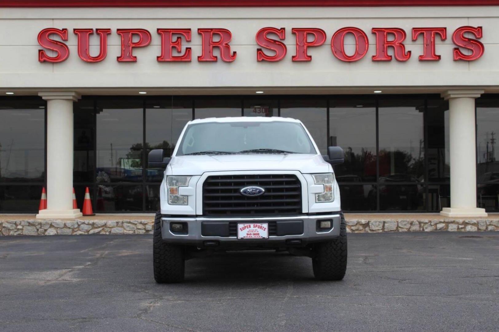 2016 White Ford F-150 XLT SuperCrew 6.5-ft. Bed 4WD (1FTEW1EF0GK) with an 5.0L V8 engine, 6A transmission, located at 4301 NW 39th , Oklahoma City, OK, 73112, (405) 949-5600, 35.512135, -97.598671 - Photo#2