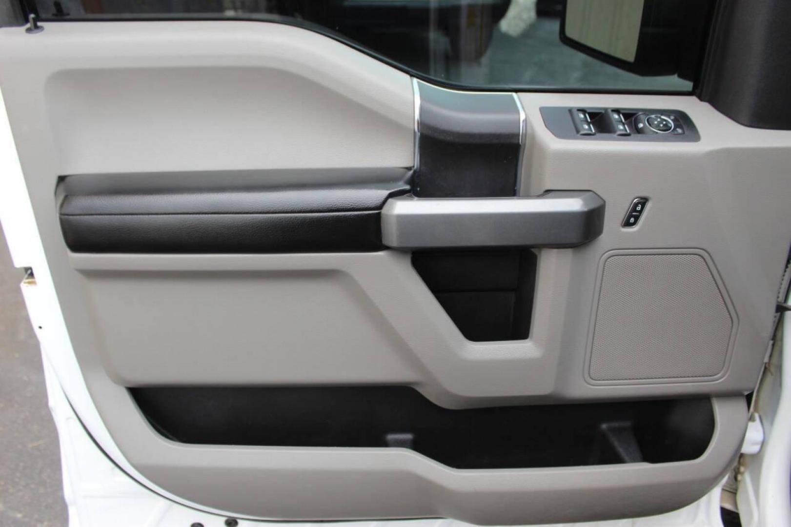 2016 White Ford F-150 XLT SuperCrew 6.5-ft. Bed 4WD (1FTEW1EF0GK) with an 5.0L V8 engine, 6A transmission, located at 4301 NW 39th , Oklahoma City, OK, 73112, (405) 949-5600, 35.512135, -97.598671 - Photo#15