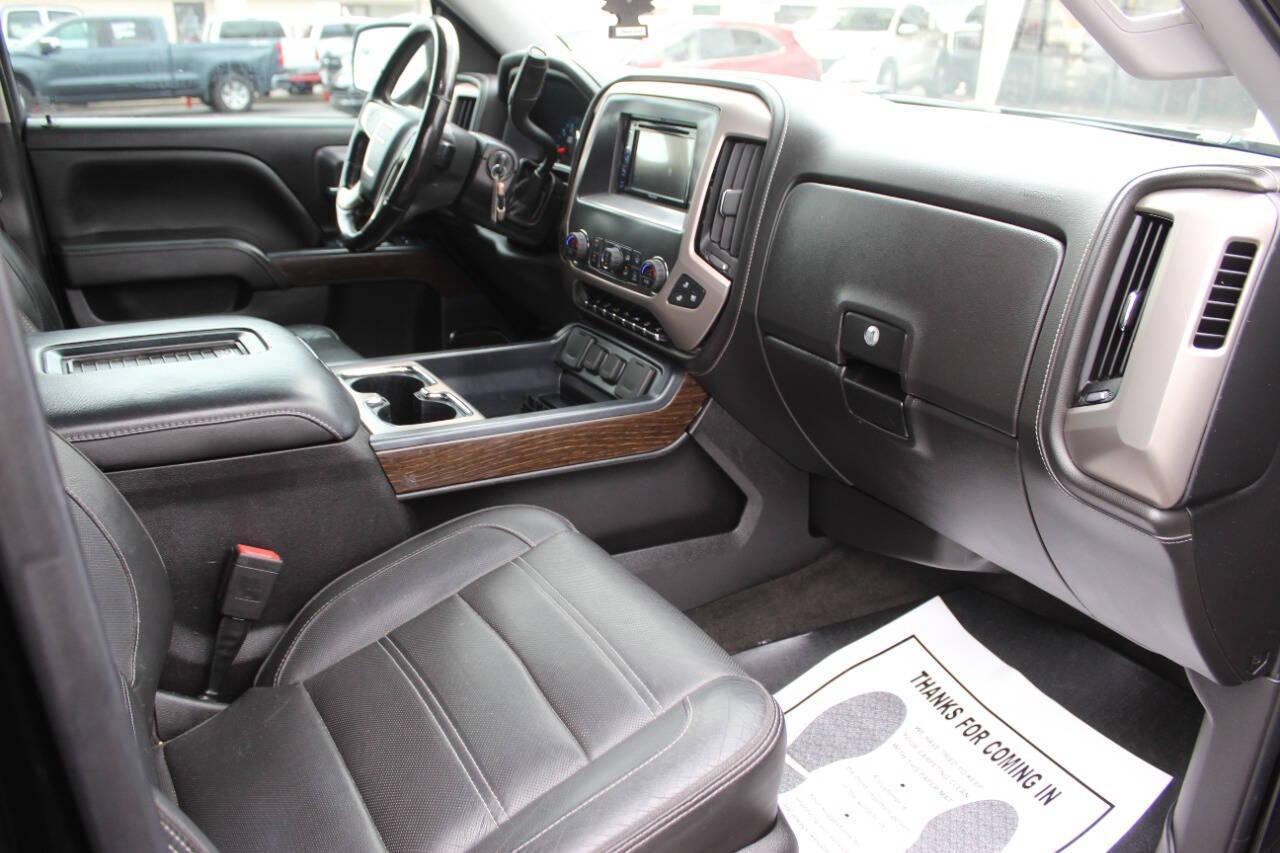 2018 Black GMC Sierra 1500 Denali Crew Cab Long Box 4WD (3GTU2PEJ9JG) with an 6.2L V8 6.2L V8 engine, Automatic 8-Speed transmission, located at 4301 NW 39th , Oklahoma City, OK, 73112, (405) 949-5600, 35.512135, -97.598671 - NO DRIVERS LICENCE NO-FULL COVERAGE INSURANCE-NO CREDIT CHECK. COME ON OVER TO SUPERSPORTS AND TAKE A LOOK AND TEST DRIVE. PLEASE GIVE US A CALL AT (405) 949-5600. NO LICENSIA DE MANEJAR- NO SEGURO DE COBERTURA TOTAL- NO VERIFICACCION DE CREDITO. POR FAVOR VENGAN A SUPERSPORTS, ECHE UN - Photo#8