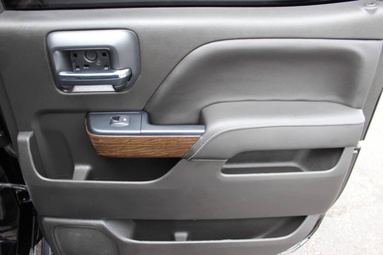 2018 Black GMC Sierra 1500 Denali Crew Cab Long Box 4WD (3GTU2PEJ9JG) with an 6.2L V8 6.2L V8 engine, Automatic 8-Speed transmission, located at 4301 NW 39th , Oklahoma City, OK, 73112, (405) 949-5600, 35.512135, -97.598671 - NO DRIVERS LICENCE NO-FULL COVERAGE INSURANCE-NO CREDIT CHECK. COME ON OVER TO SUPERSPORTS AND TAKE A LOOK AND TEST DRIVE. PLEASE GIVE US A CALL AT (405) 949-5600. NO LICENSIA DE MANEJAR- NO SEGURO DE COBERTURA TOTAL- NO VERIFICACCION DE CREDITO. POR FAVOR VENGAN A SUPERSPORTS, ECHE UN - Photo#11