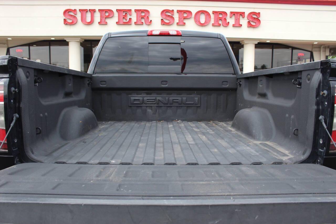 2018 Black GMC Sierra 1500 Denali Crew Cab Long Box 4WD (3GTU2PEJ9JG) with an 6.2L V8 6.2L V8 engine, Automatic 8-Speed transmission, located at 4301 NW 39th , Oklahoma City, OK, 73112, (405) 949-5600, 35.512135, -97.598671 - NO DRIVERS LICENCE NO-FULL COVERAGE INSURANCE-NO CREDIT CHECK. COME ON OVER TO SUPERSPORTS AND TAKE A LOOK AND TEST DRIVE. PLEASE GIVE US A CALL AT (405) 949-5600. NO LICENSIA DE MANEJAR- NO SEGURO DE COBERTURA TOTAL- NO VERIFICACCION DE CREDITO. POR FAVOR VENGAN A SUPERSPORTS, ECHE UN - Photo#12